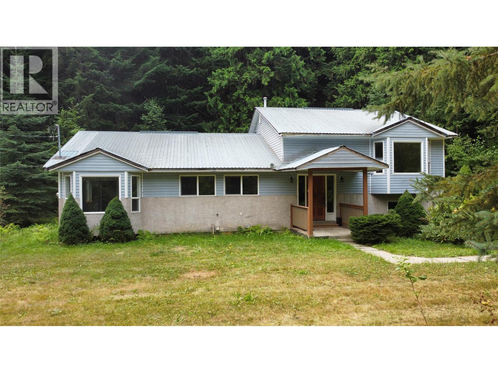 3420 Pass Creek Road, Krestova, British Columbia  V0G 1H2 - Photo 1 - 10398126