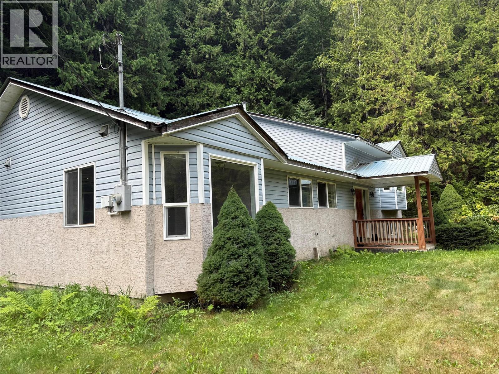 3420 Pass Creek Road, Krestova, British Columbia  V0G 1H2 - Photo 10 - 10398126