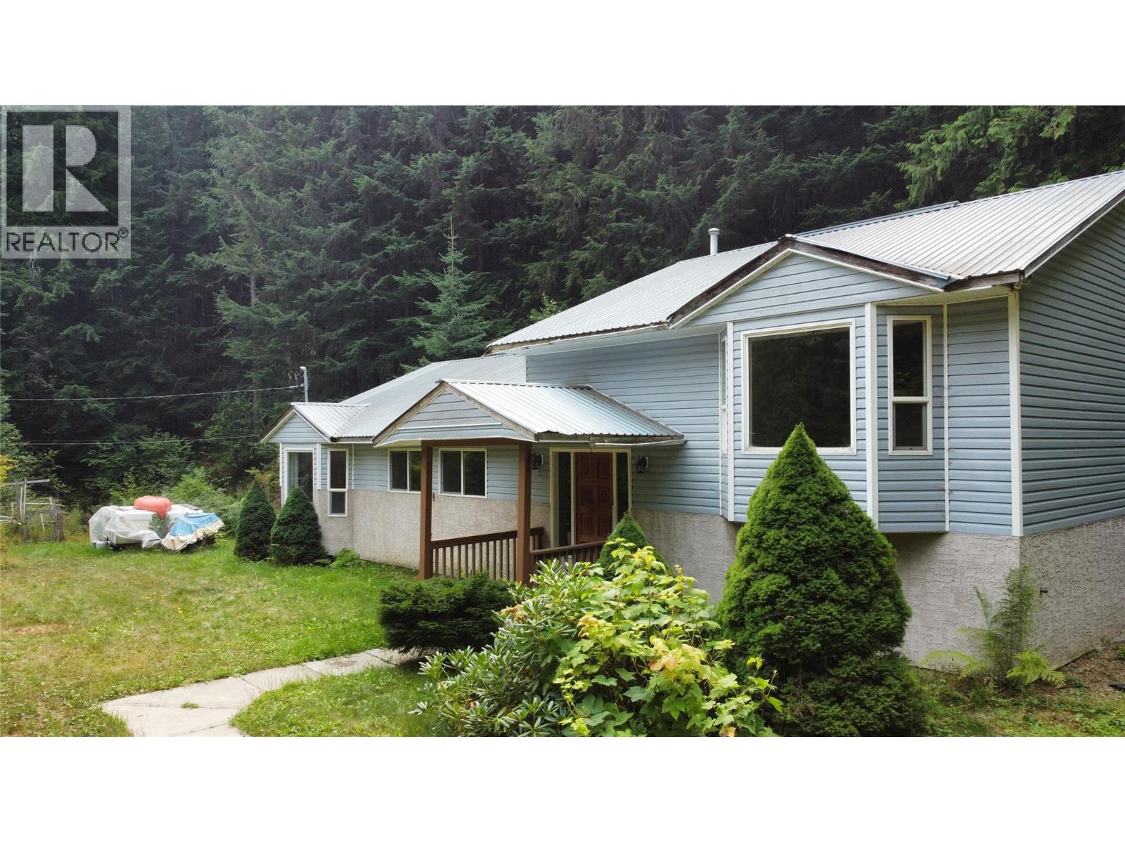 3420 Pass Creek Road, Krestova, British Columbia  V0G 1H2 - Photo 2 - 10398126