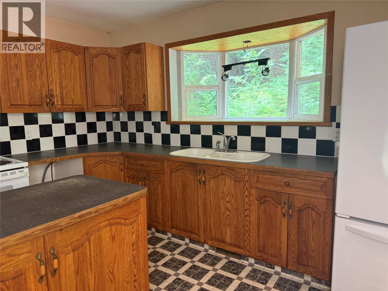 3420 Pass Creek Road, Krestova, British Columbia  V0G 1H2 - Photo 25 - 10398126