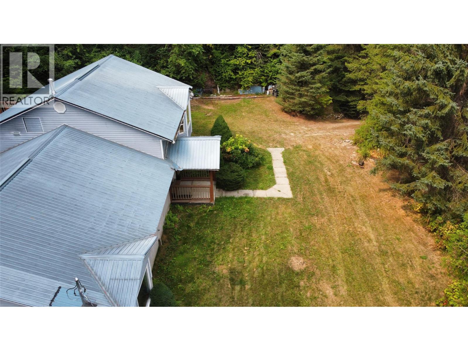 3420 Pass Creek Road, Krestova, British Columbia  V0G 1H2 - Photo 9 - 10398126