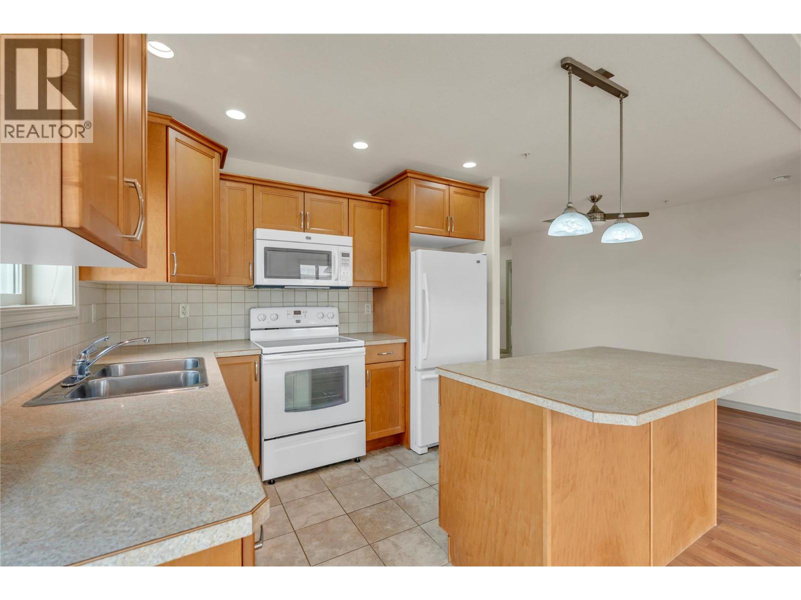2125 Atkinson Street Unit# 705, Penticton, British Columbia  V2A 9E6 - Photo 16 - 10397161
