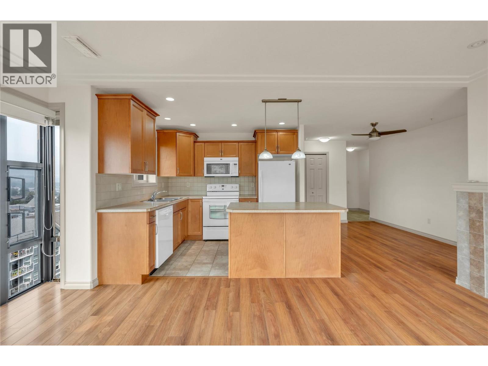2125 Atkinson Street Unit# 705, Penticton, British Columbia  V2A 9E6 - Photo 4 - 10397161