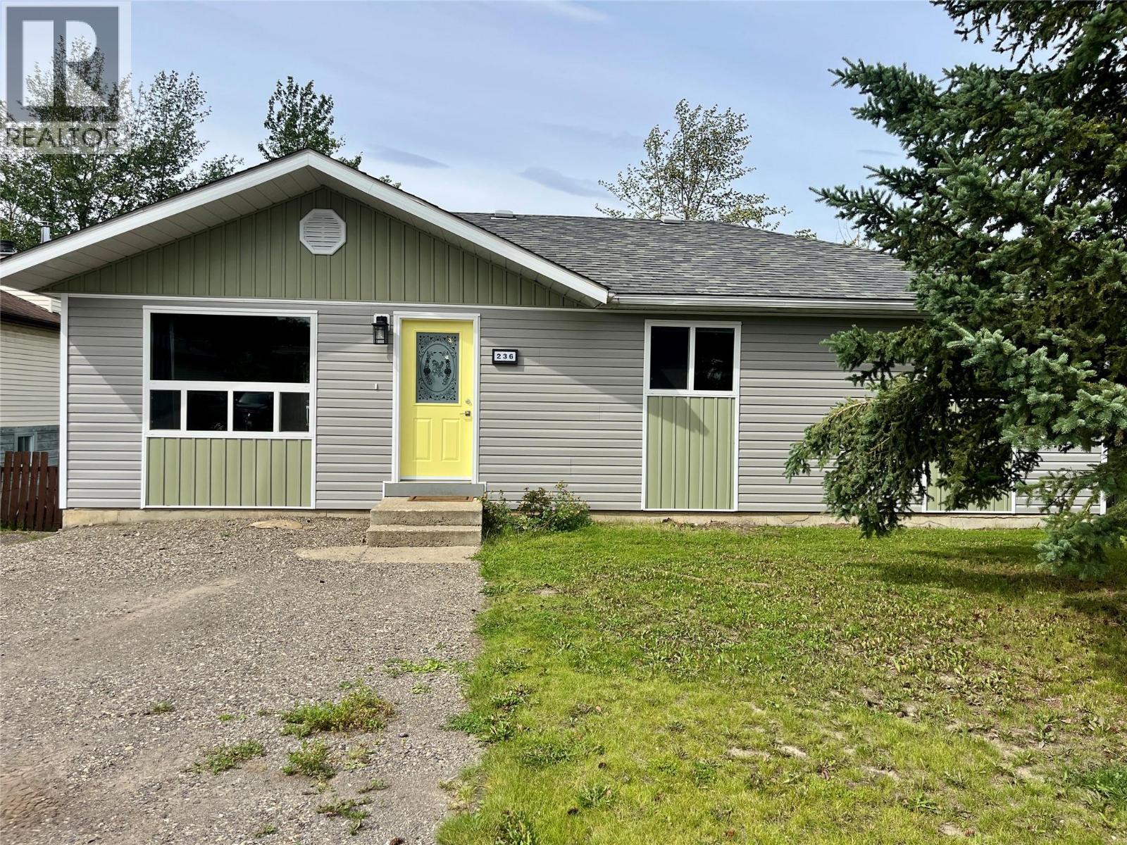 236 Bergeron Drive, Tumbler Ridge, British Columbia  V0C 2W0 - Photo 1 - 10398248