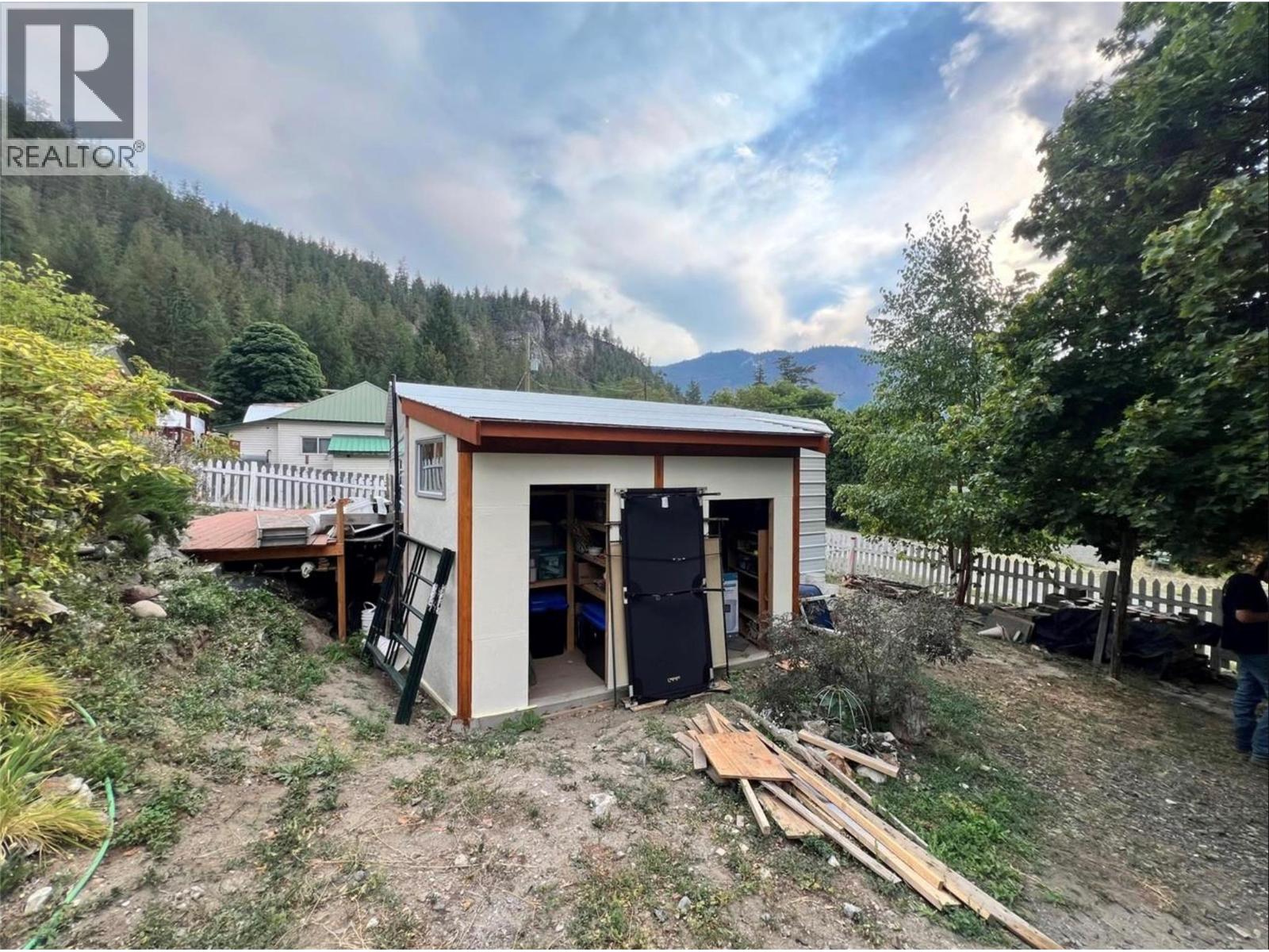 5251 Webster Street, Hedley, British Columbia  V0X 1K0 - Photo 4 - 10398234