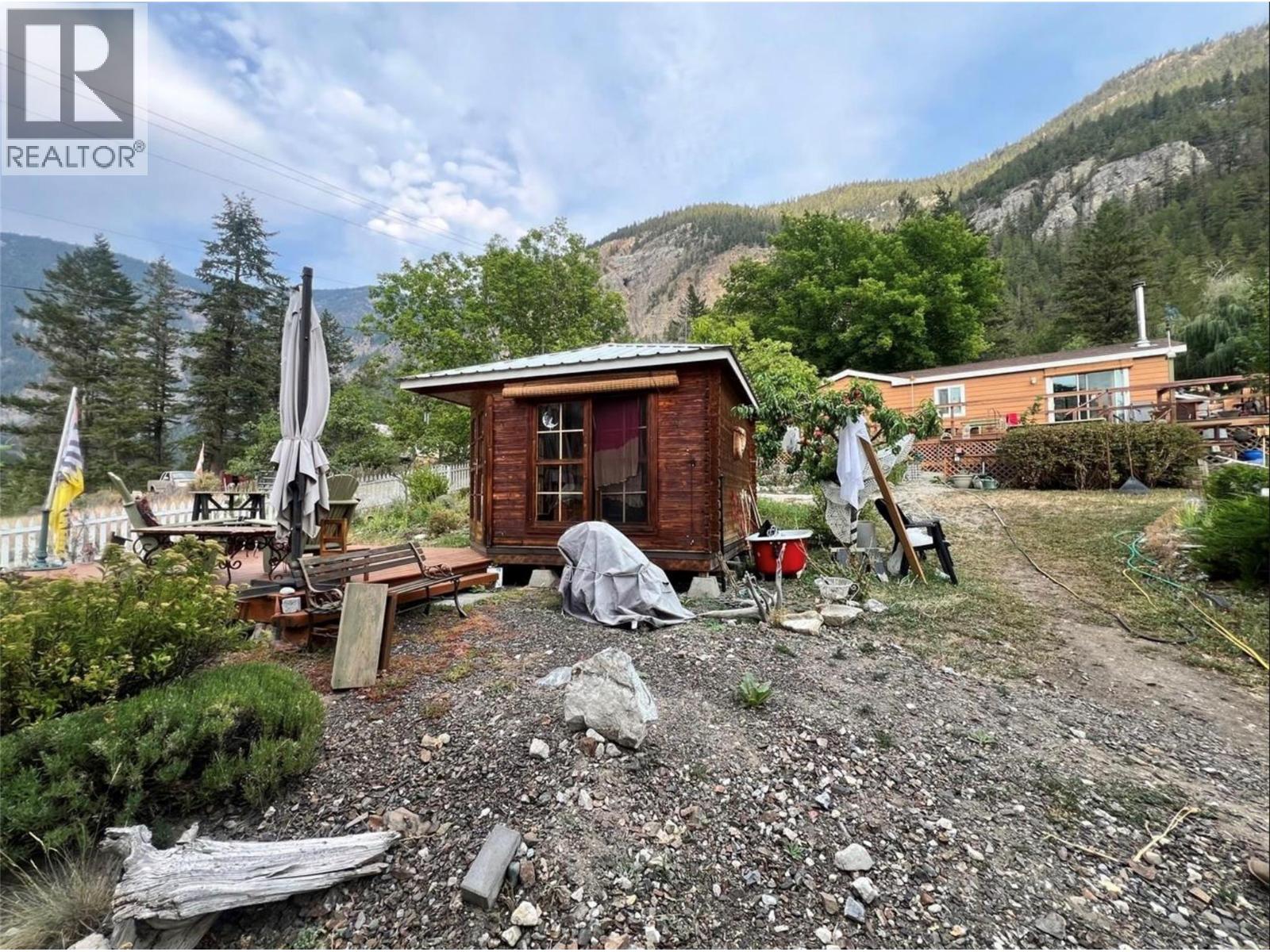5251 Webster Street, Hedley, British Columbia  V0X 1K0 - Photo 6 - 10398234