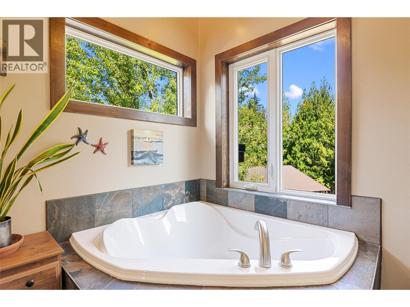 1808 Northview Drive, Revelstoke, British Columbia  V0E 2S1 - Photo 48 - 10397975