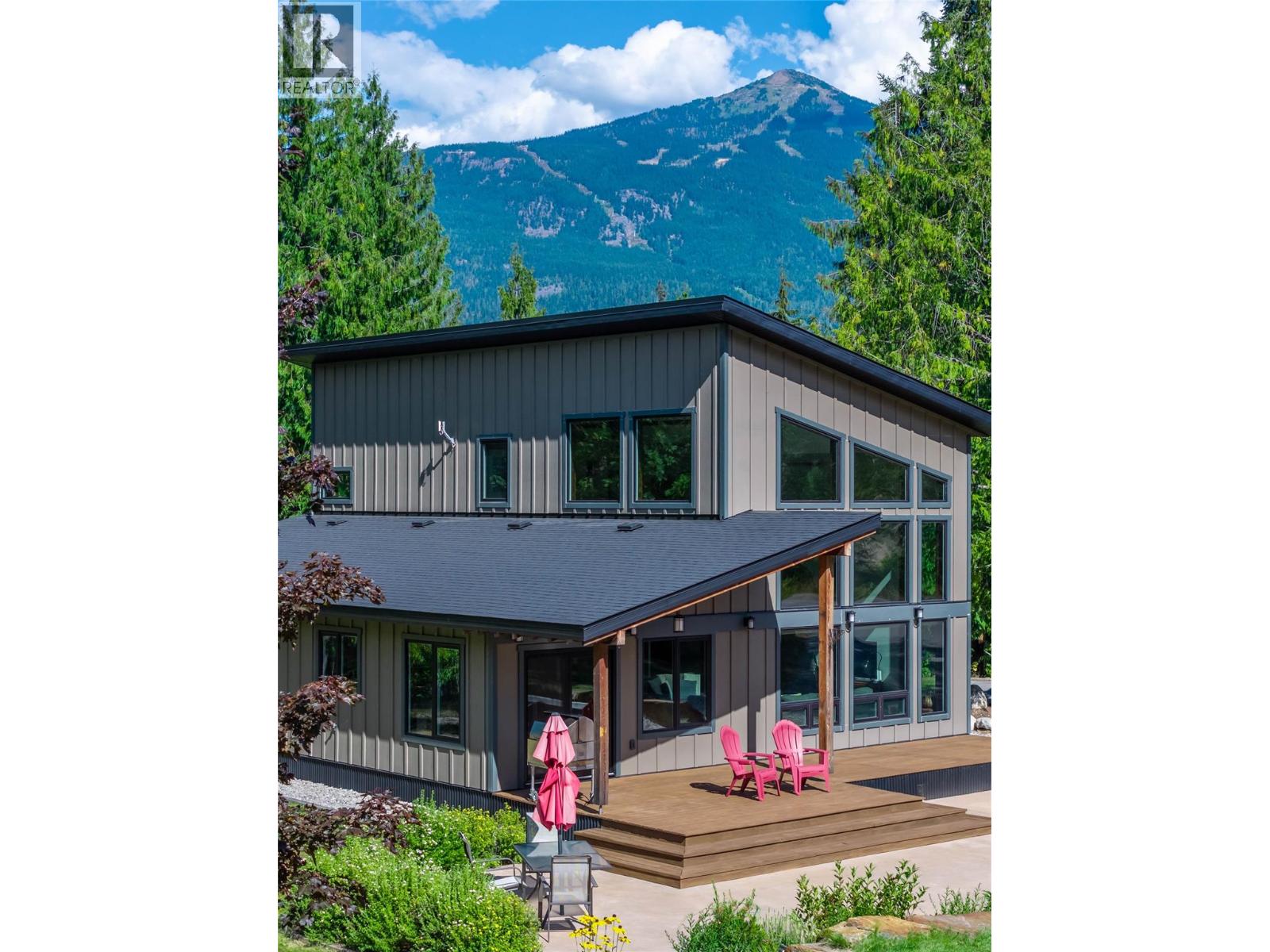 1808 Northview Drive, Revelstoke, British Columbia  V0E 2S1 - Photo 6 - 10397975
