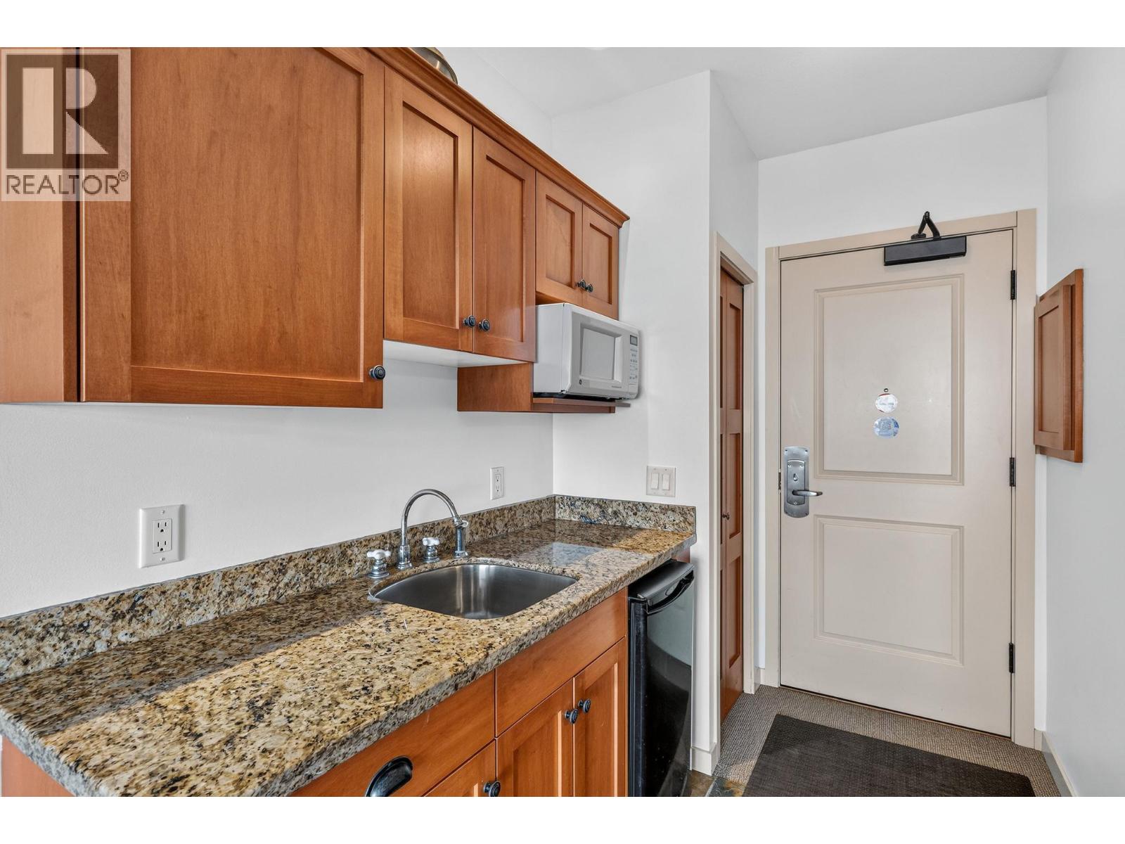 255 Feathertop Way Unit# 207, Big White, British Columbia  V1P 1T4 - Photo 33 - 10398121