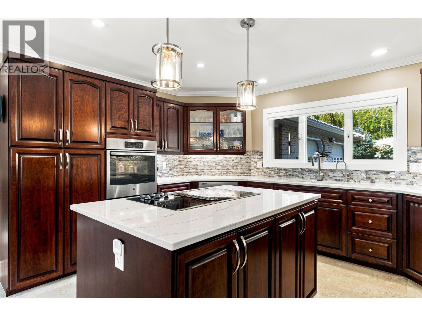 3886 Parri Road, Sorrento, British Columbia  V0E 2W1 - Photo 12 - 10397964