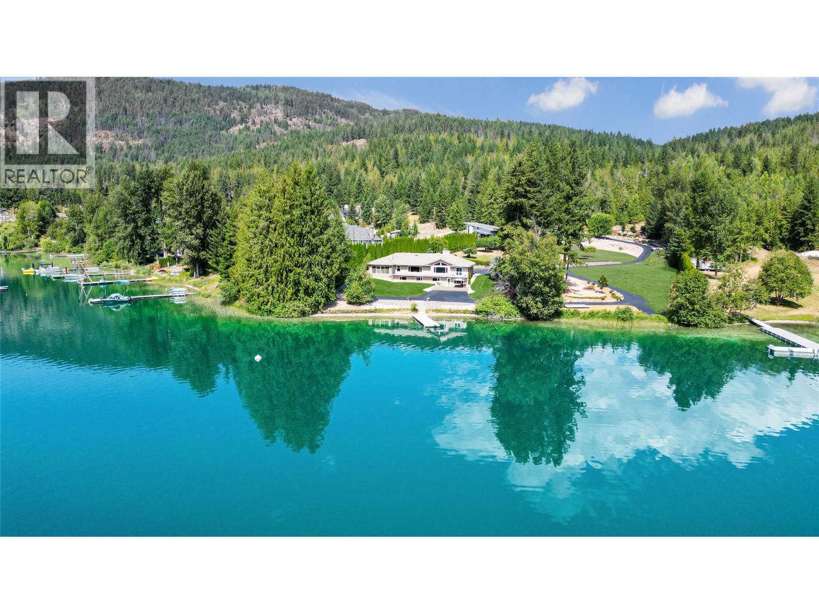 3886 Parri Road, Sorrento, British Columbia  V0E 2W1 - Photo 2 - 10397964