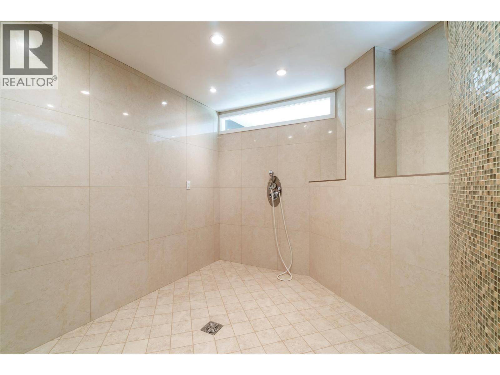 3886 Parri Road, Sorrento, British Columbia  V0E 2W1 - Photo 35 - 10397964