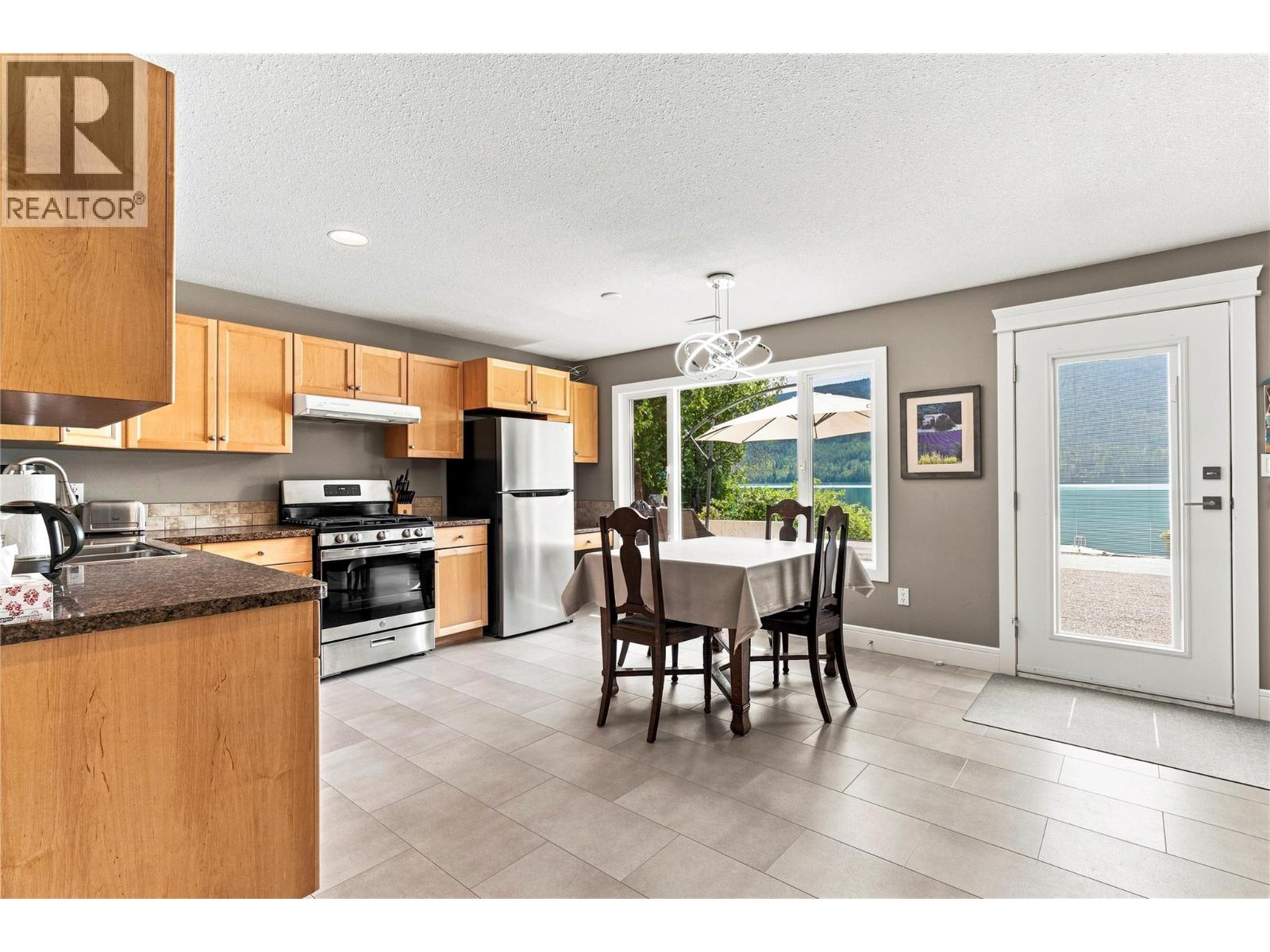 3886 Parri Road, Sorrento, British Columbia  V0E 2W1 - Photo 39 - 10397964