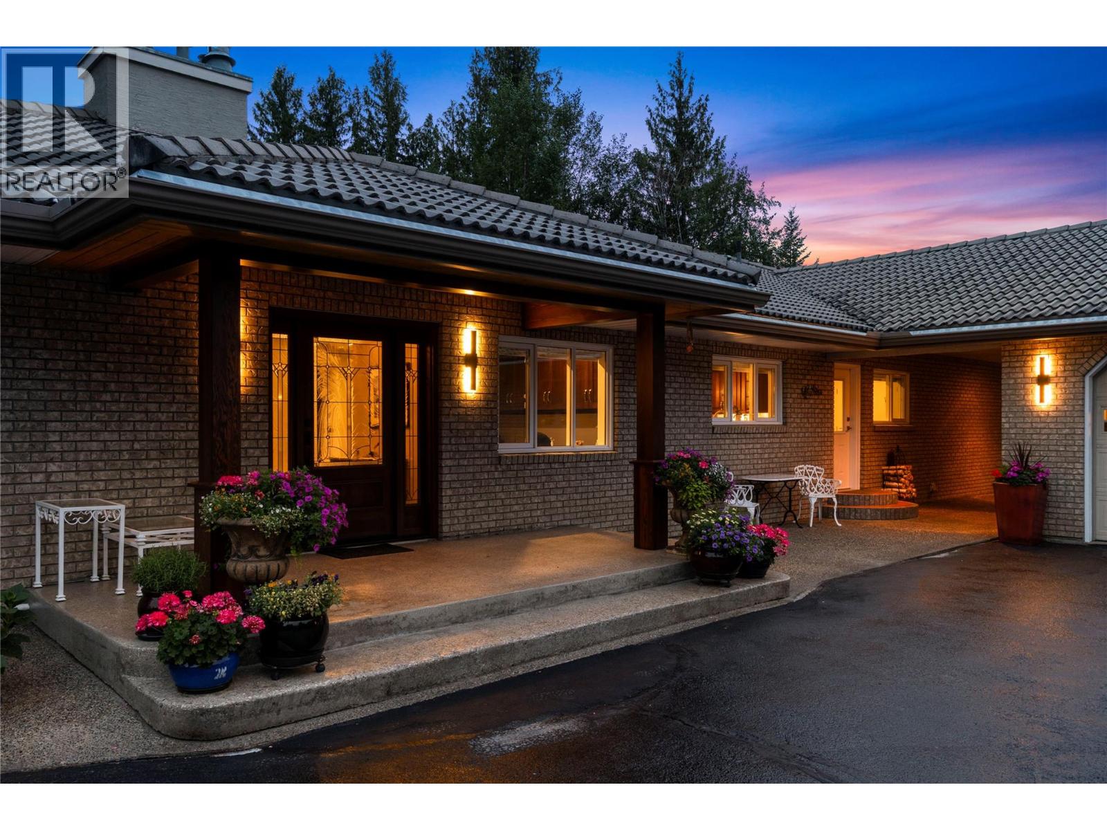 3886 Parri Road, Sorrento, British Columbia  V0E 2W1 - Photo 5 - 10397964