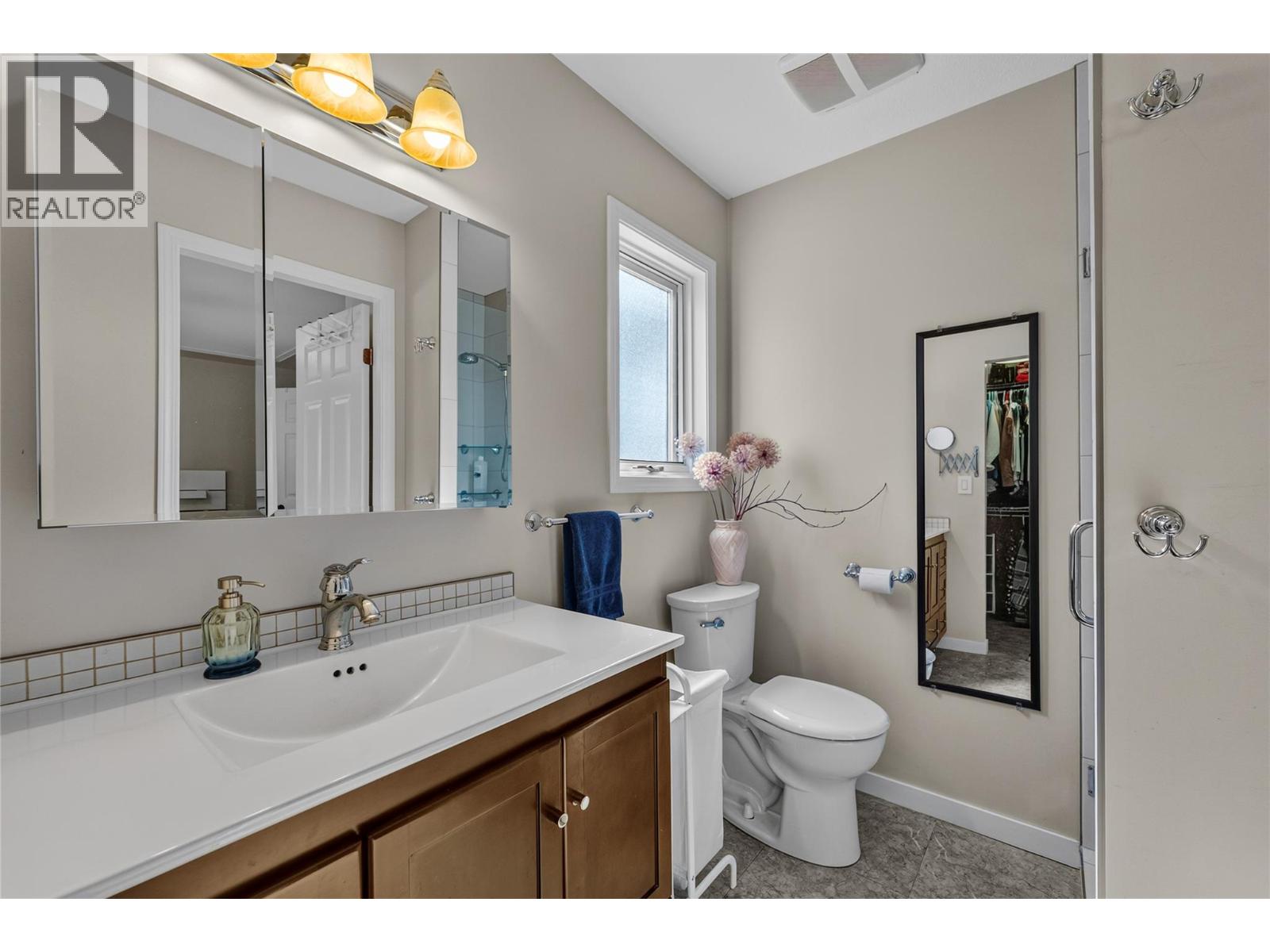 1434 Mt Dufferin Drive, Kamloops, British Columbia  V2E 1S1 - Photo 15 - 10398208
