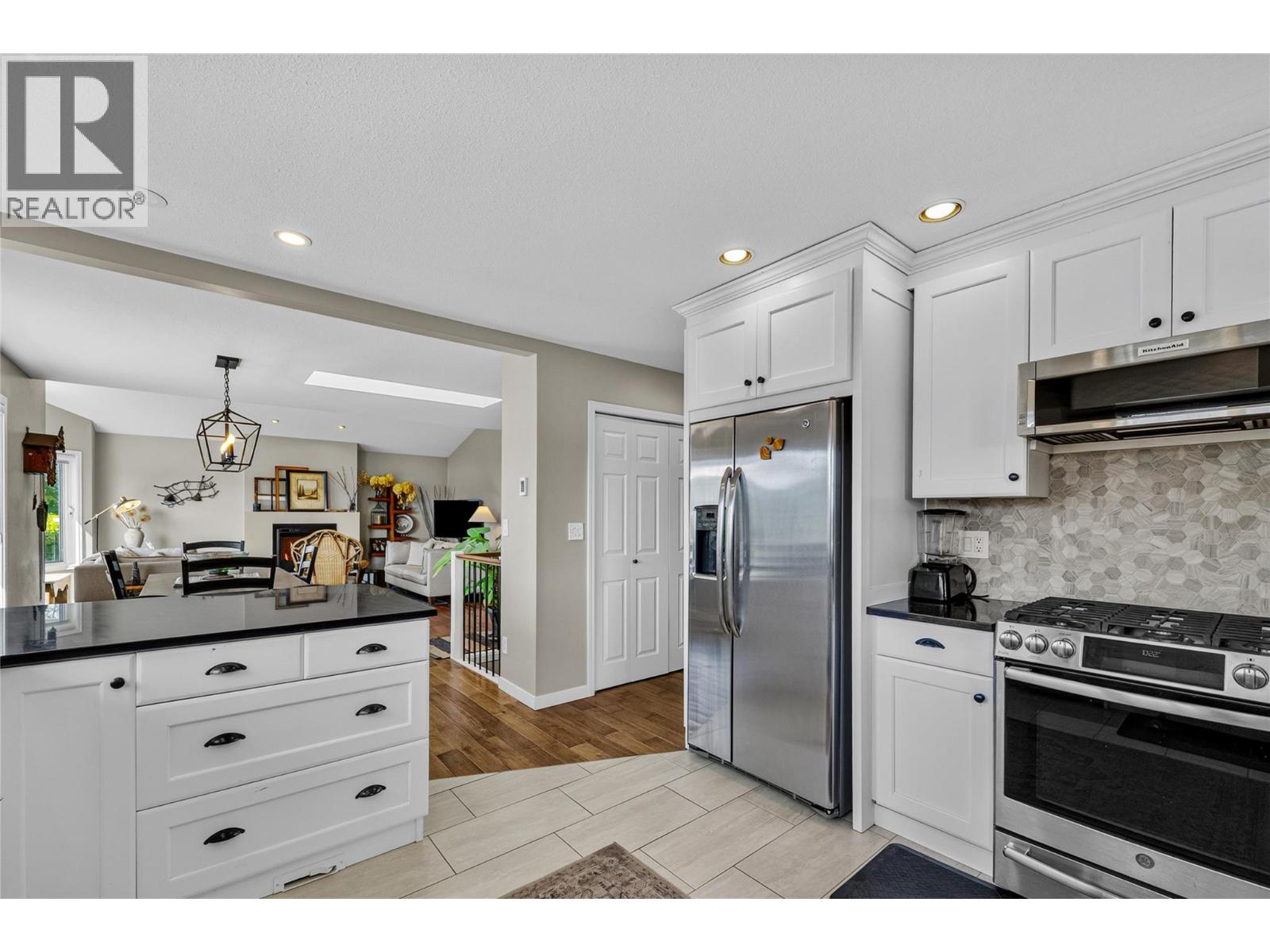 1434 Mt Dufferin Drive, Kamloops, British Columbia  V2E 1S1 - Photo 5 - 10398208
