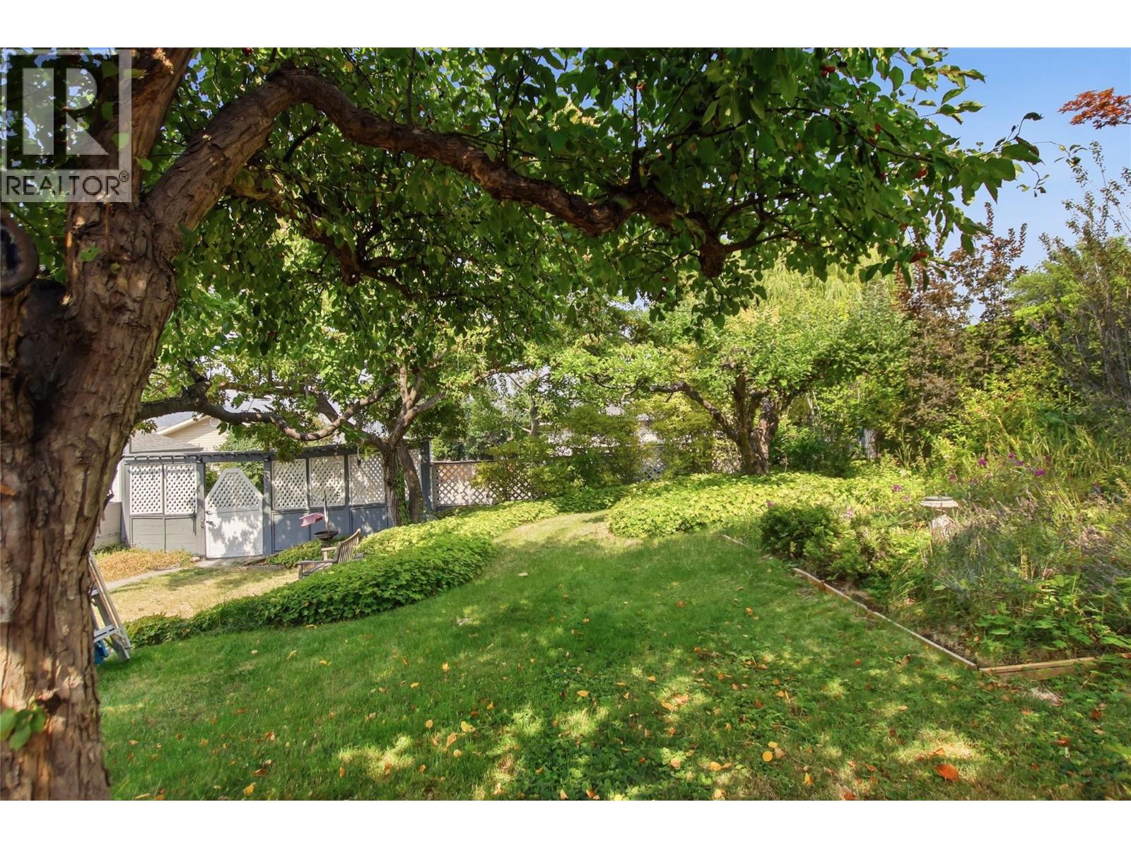 284 Arrowstone Drive, Kamloops, British Columbia  V2C 1P7 - Photo 28 - 10397981