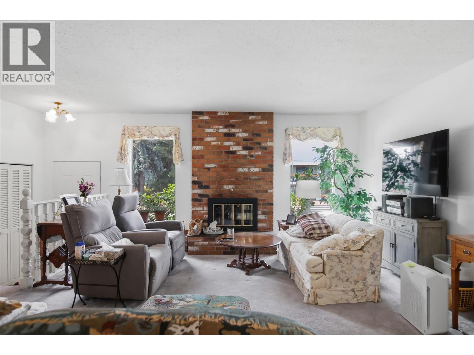 284 Arrowstone Drive, Kamloops, British Columbia  V2C 1P7 - Photo 3 - 10397981