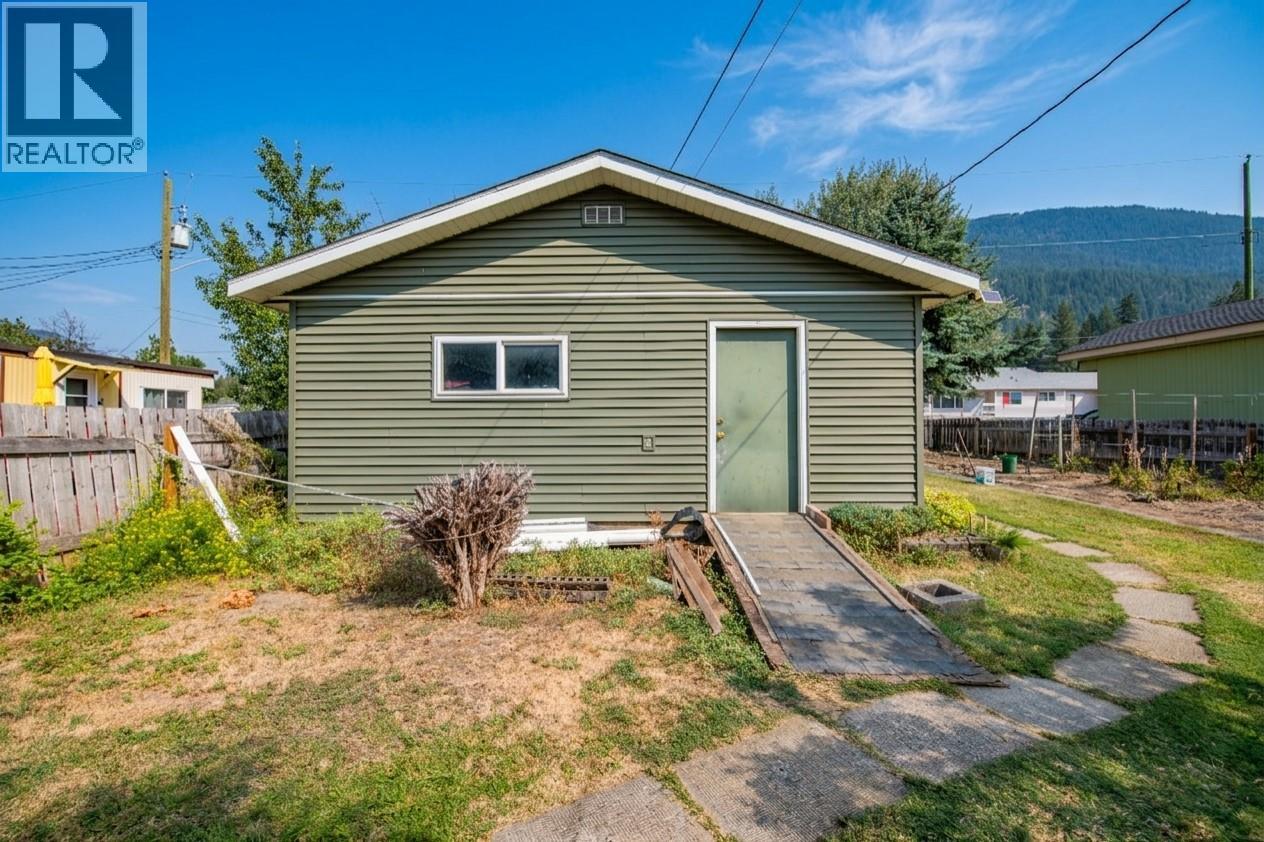 5727 Ponderosa Road, Falkland, British Columbia  V0E 1W0 - Photo 37 - 10397788