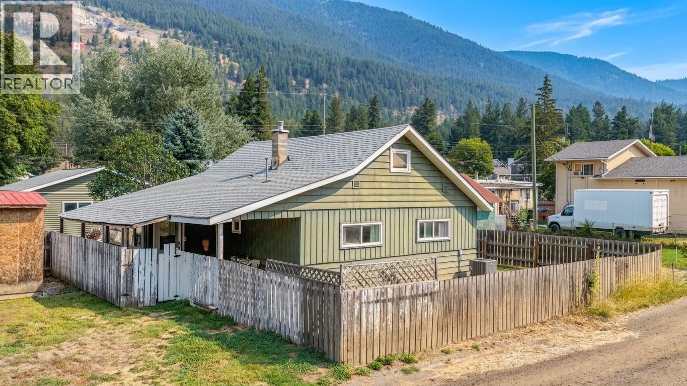 5727 Ponderosa Road, Falkland, British Columbia  V0E 1W0 - Photo 45 - 10397788