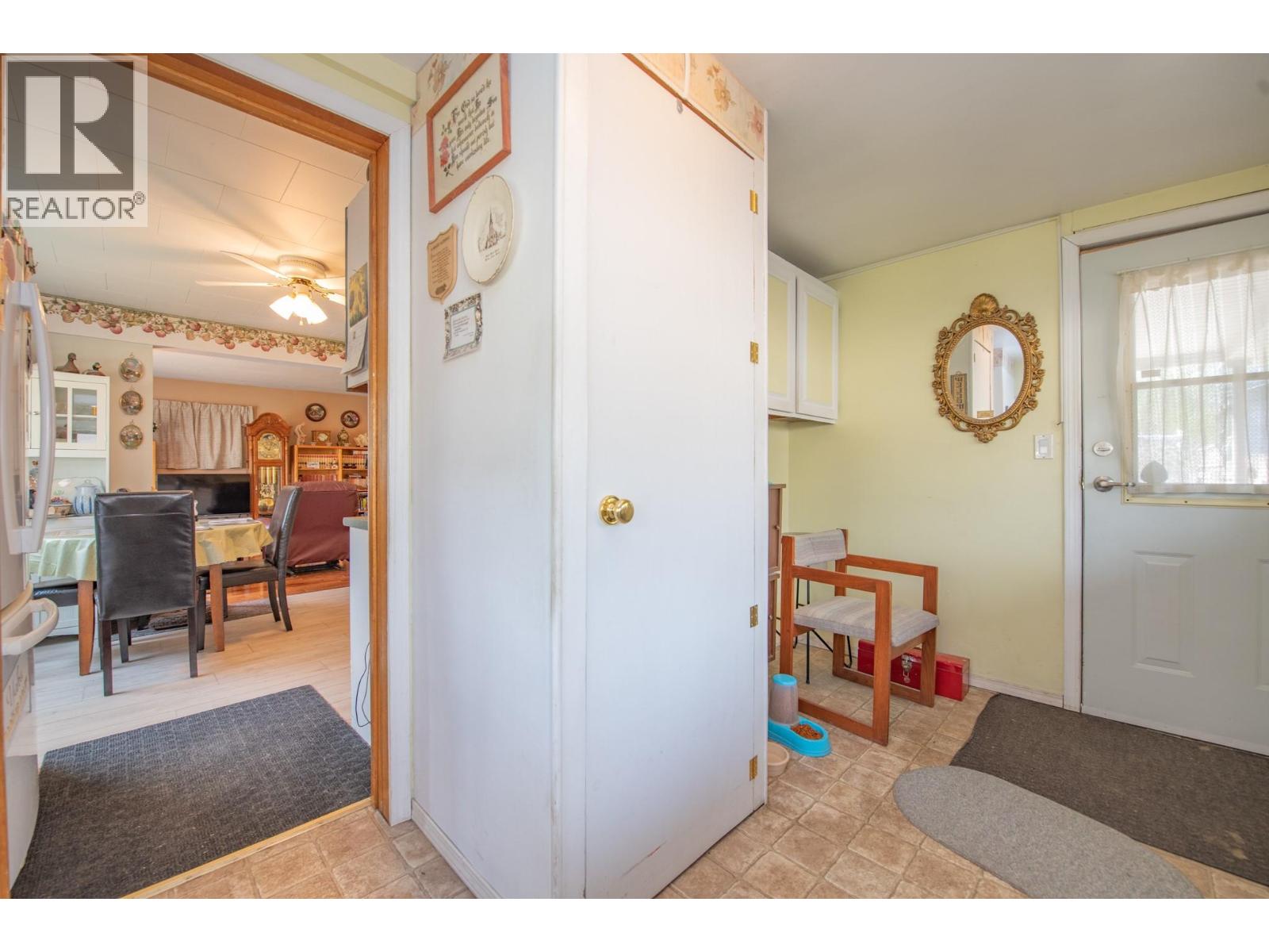 5727 Ponderosa Road, Falkland, British Columbia  V0E 1W0 - Photo 6 - 10397788