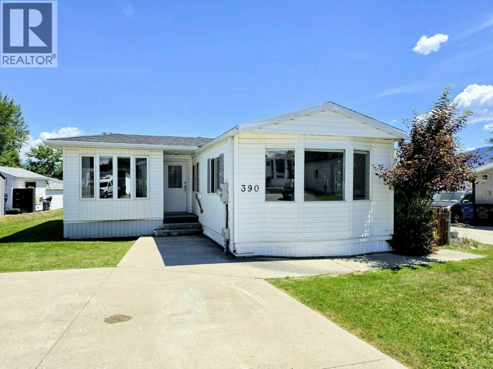 390 Mission Place, Cranbrook, British Columbia  V1C 6M9 - Photo 1 - 10398211