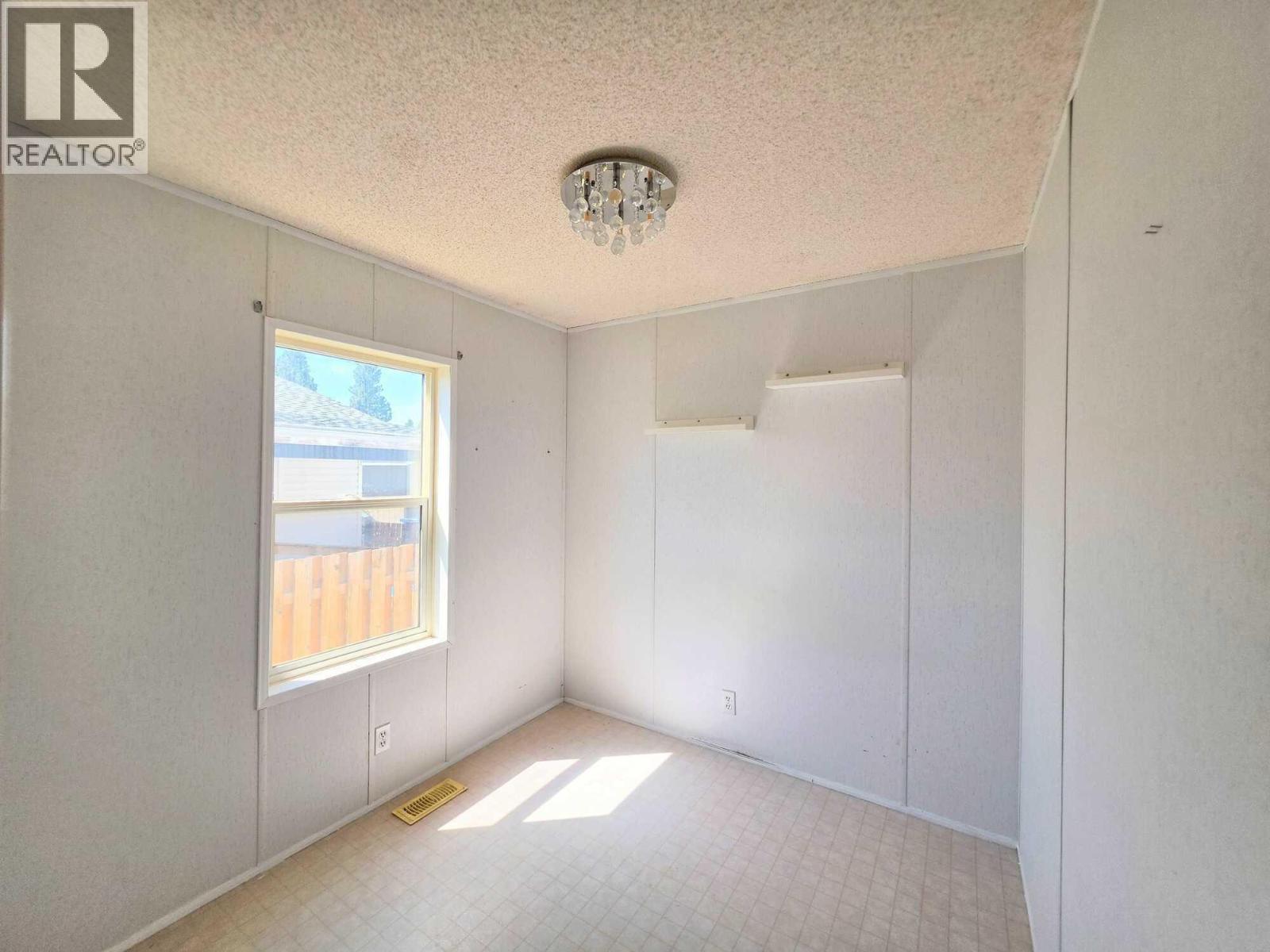 390 Mission Place, Cranbrook, British Columbia  V1C 6M9 - Photo 11 - 10398211