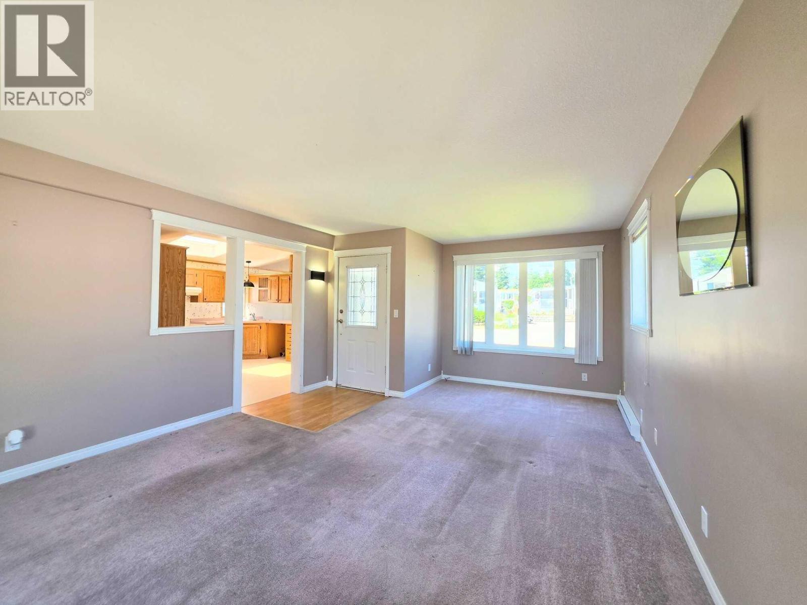 390 Mission Place, Cranbrook, British Columbia  V1C 6M9 - Photo 5 - 10398211