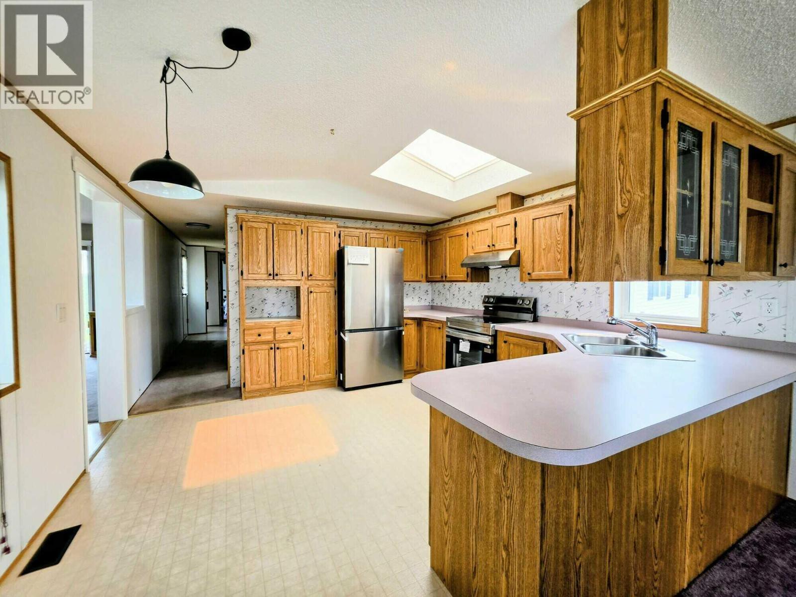 390 Mission Place, Cranbrook, British Columbia  V1C 6M9 - Photo 6 - 10398211