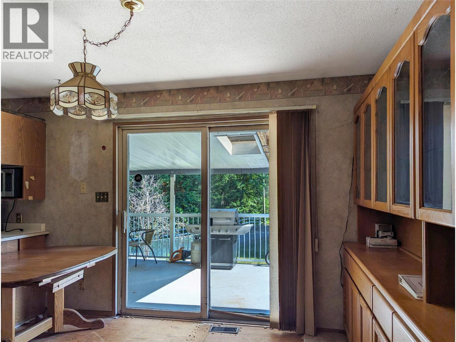 332 Schmidt Road, Clearwater, British Columbia  V0E 1N2 - Photo 8 - 10398199