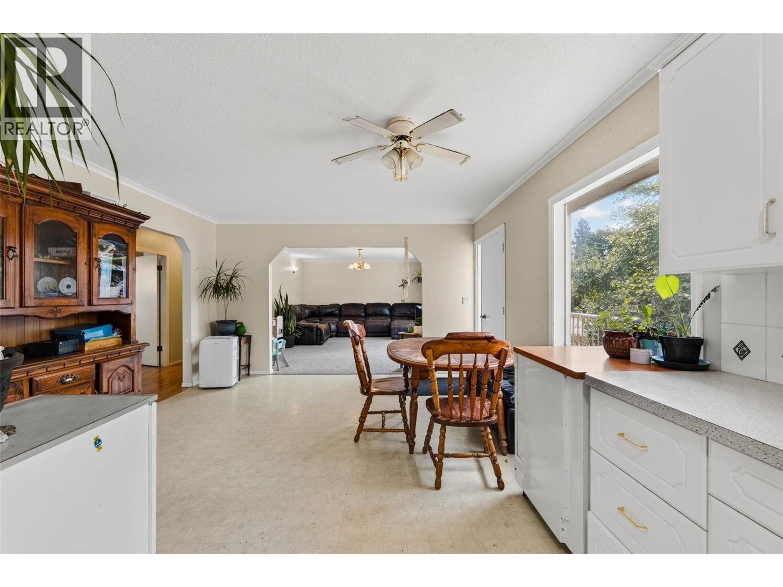 115 Second Street, Salmo, British Columbia  V0G 1Z0 - Photo 11 - 10398188