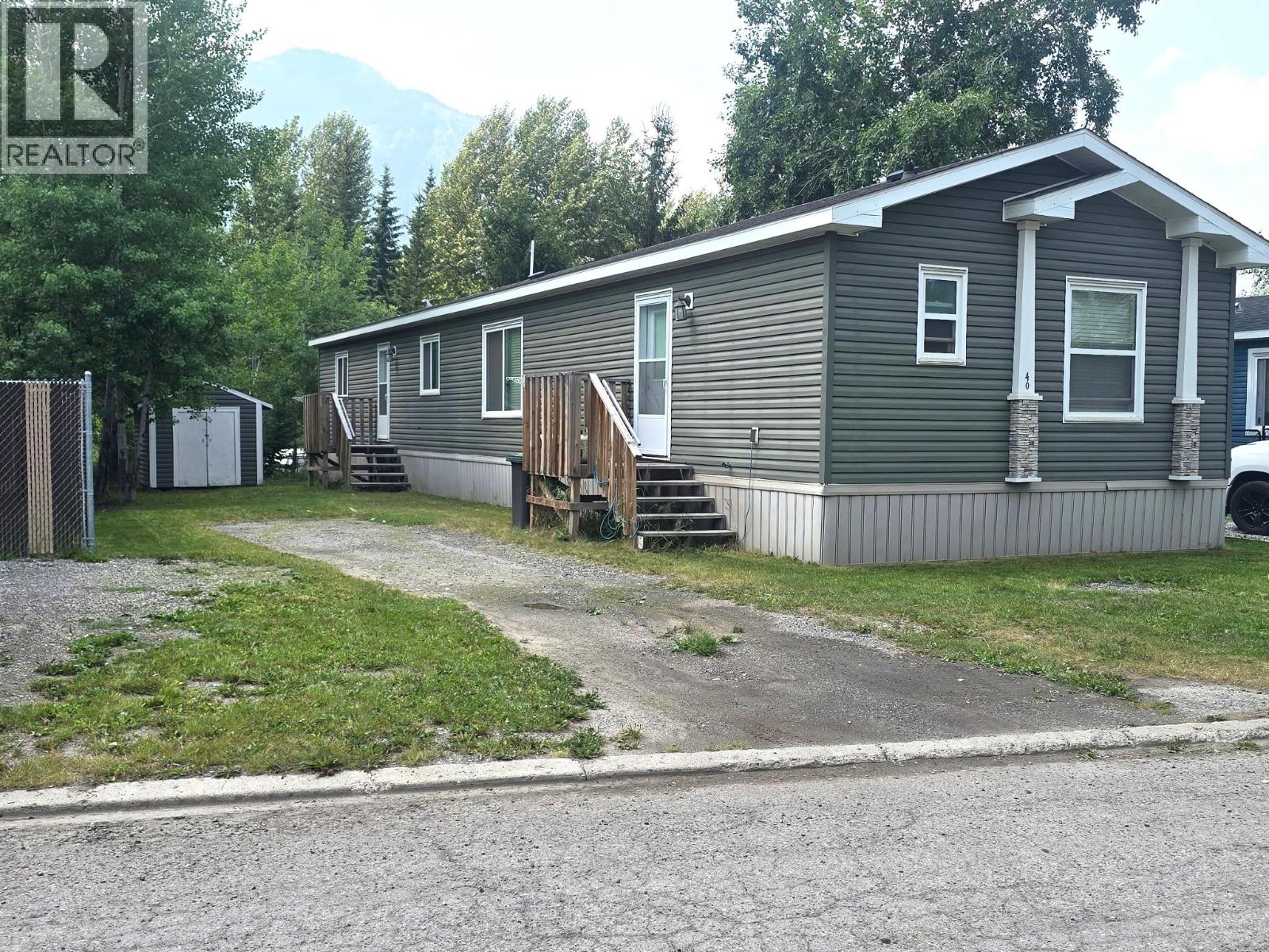 40 Wilderness  Heights Way, Elkford, British Columbia  V0B 1H0 - Photo 1 - 10398262
