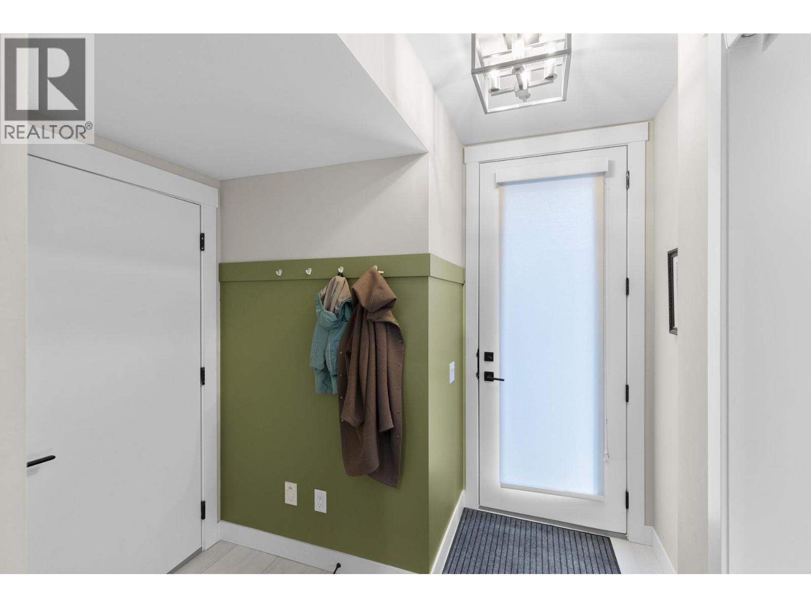 3220 Hilltown Drive Unit# 6, Kelowna, British Columbia  V1V 0C6 - Photo 4 - 10398220