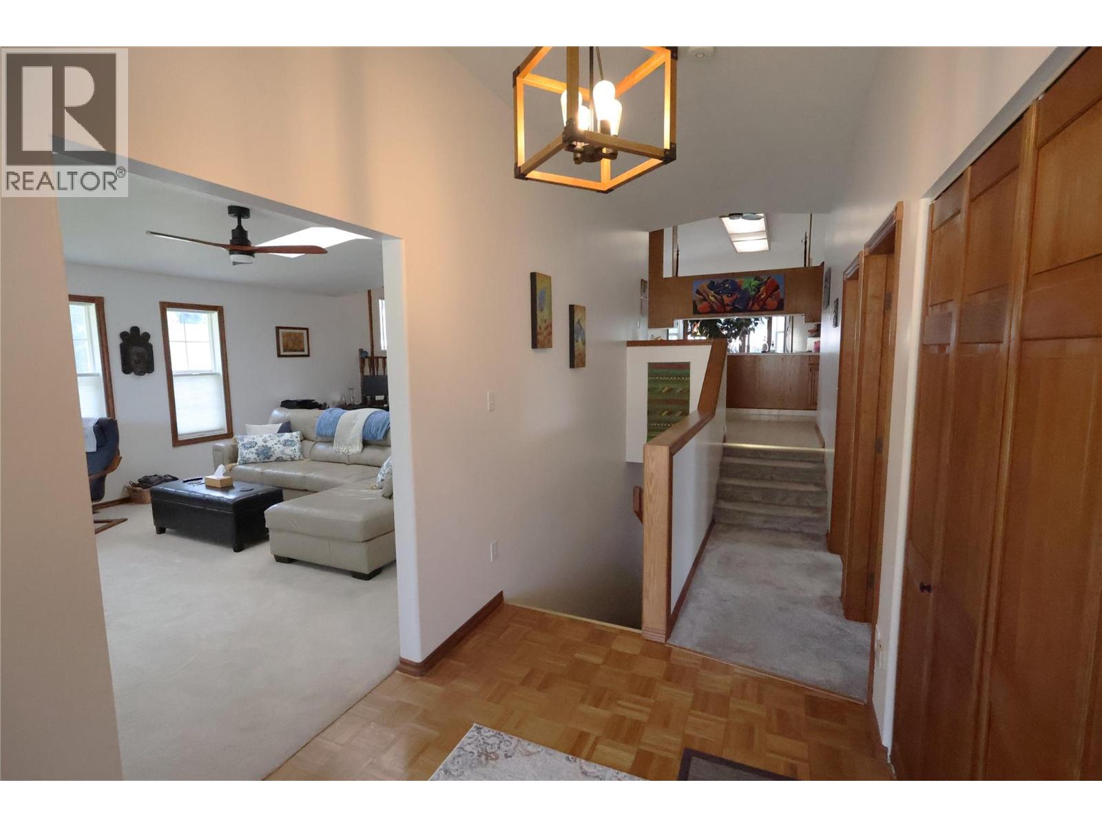 302 5th Street Nw, Nakusp, British Columbia  V0G 1R0 - Photo 10 - 10397491