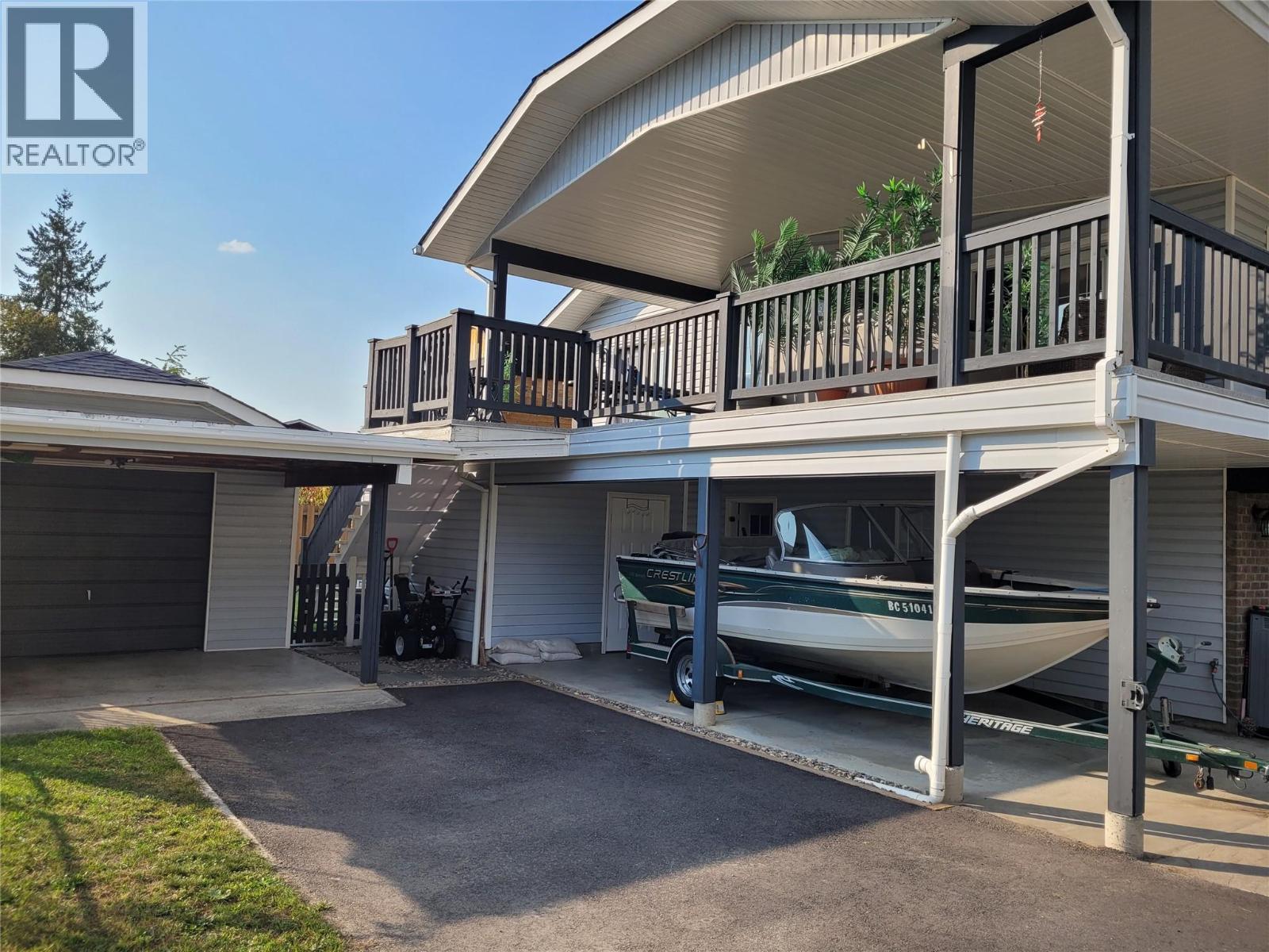 302 5th Street Nw, Nakusp, British Columbia  V0G 1R0 - Photo 2 - 10397491