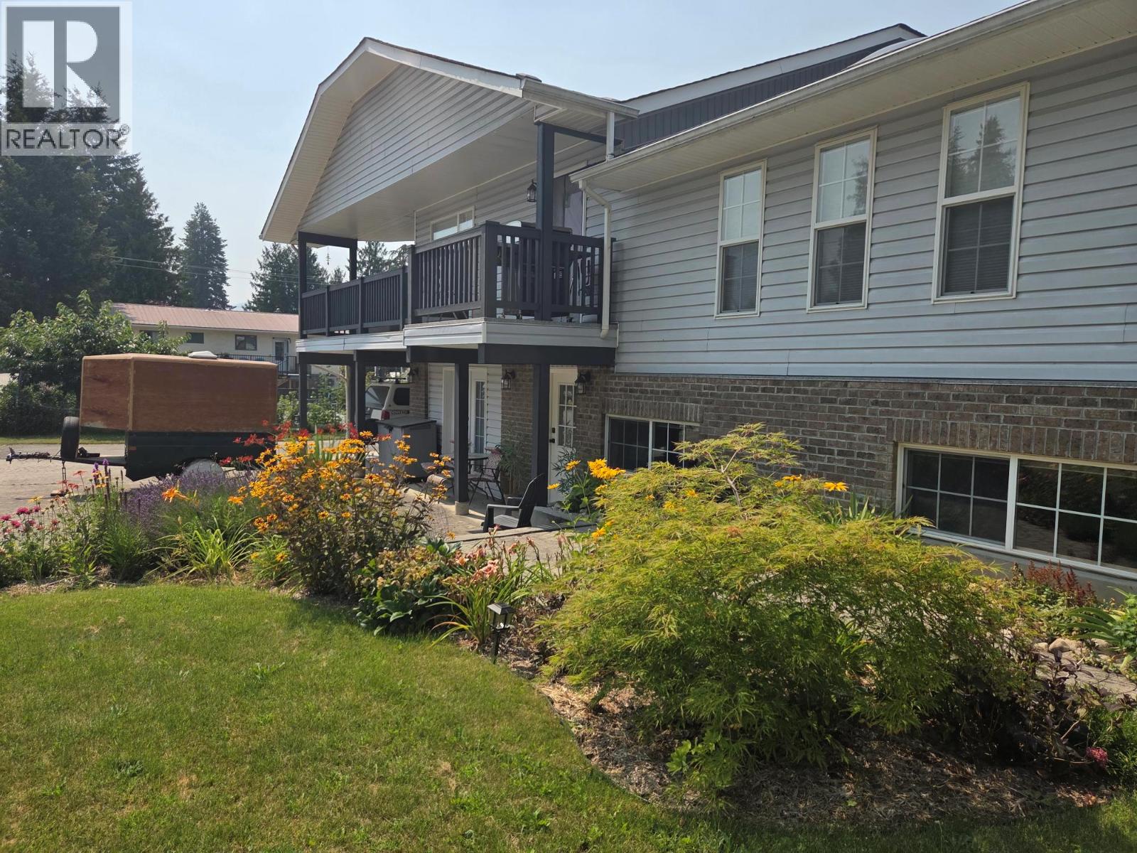 302 5th Street Nw, Nakusp, British Columbia  V0G 1R0 - Photo 3 - 10397491