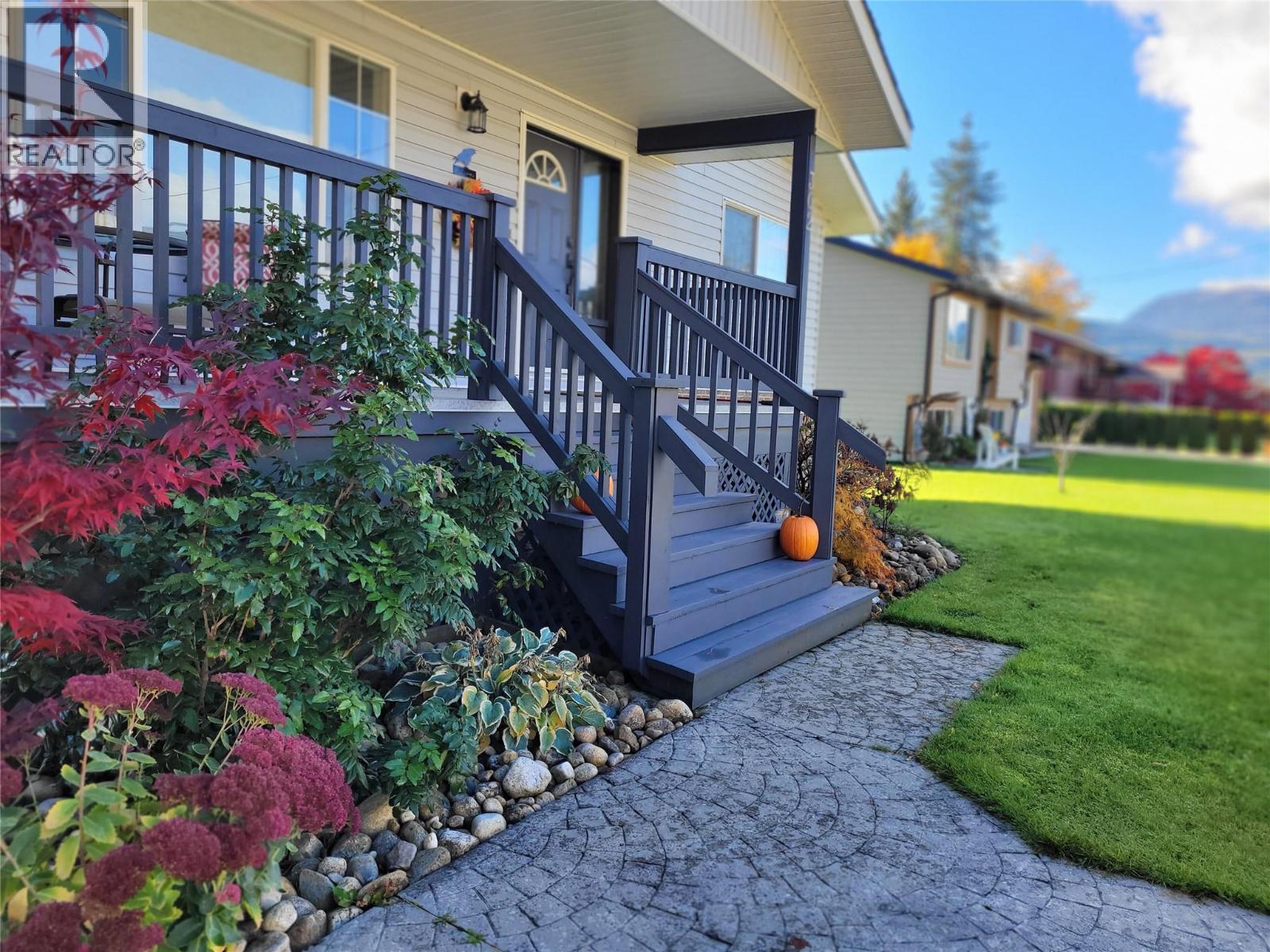 302 5th Street Nw, Nakusp, British Columbia  V0G 1R0 - Photo 39 - 10397491