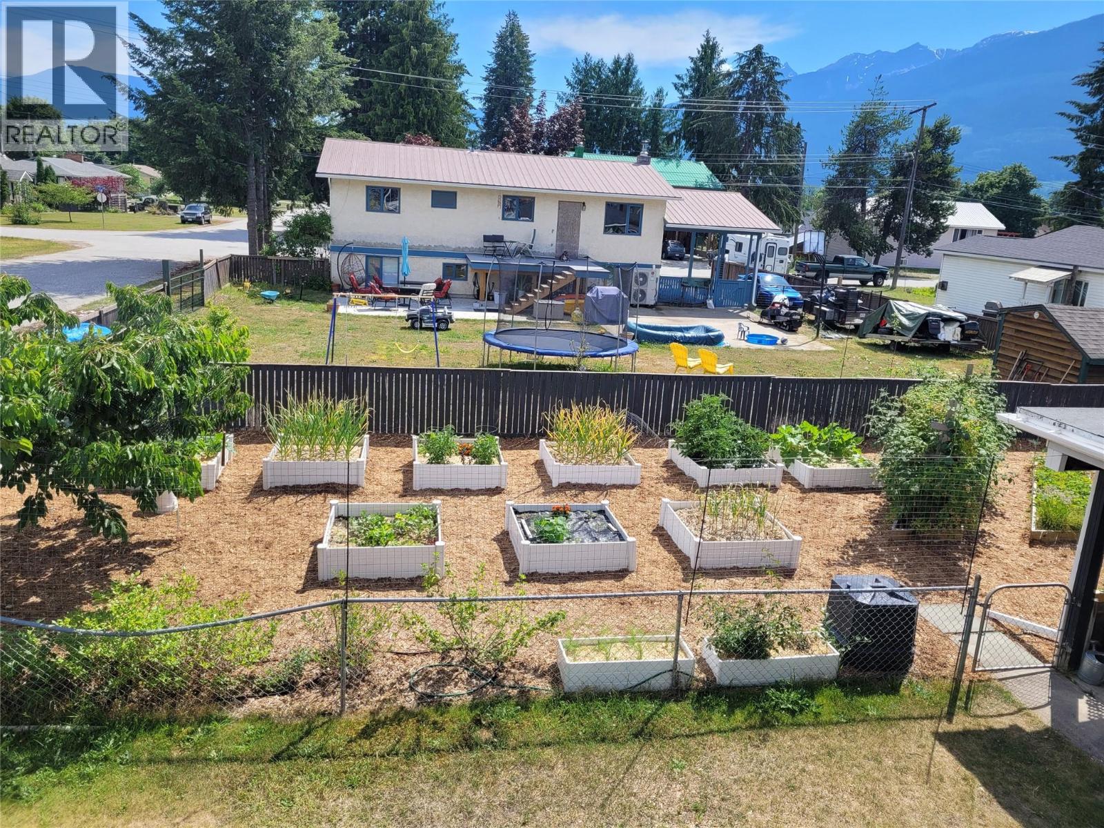 302 5th Street Nw, Nakusp, British Columbia  V0G 1R0 - Photo 42 - 10397491