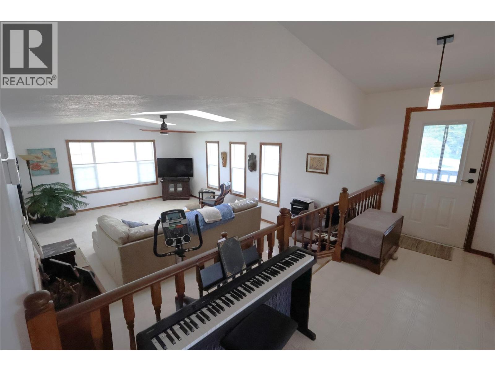 302 5th Street Nw, Nakusp, British Columbia  V0G 1R0 - Photo 7 - 10397491
