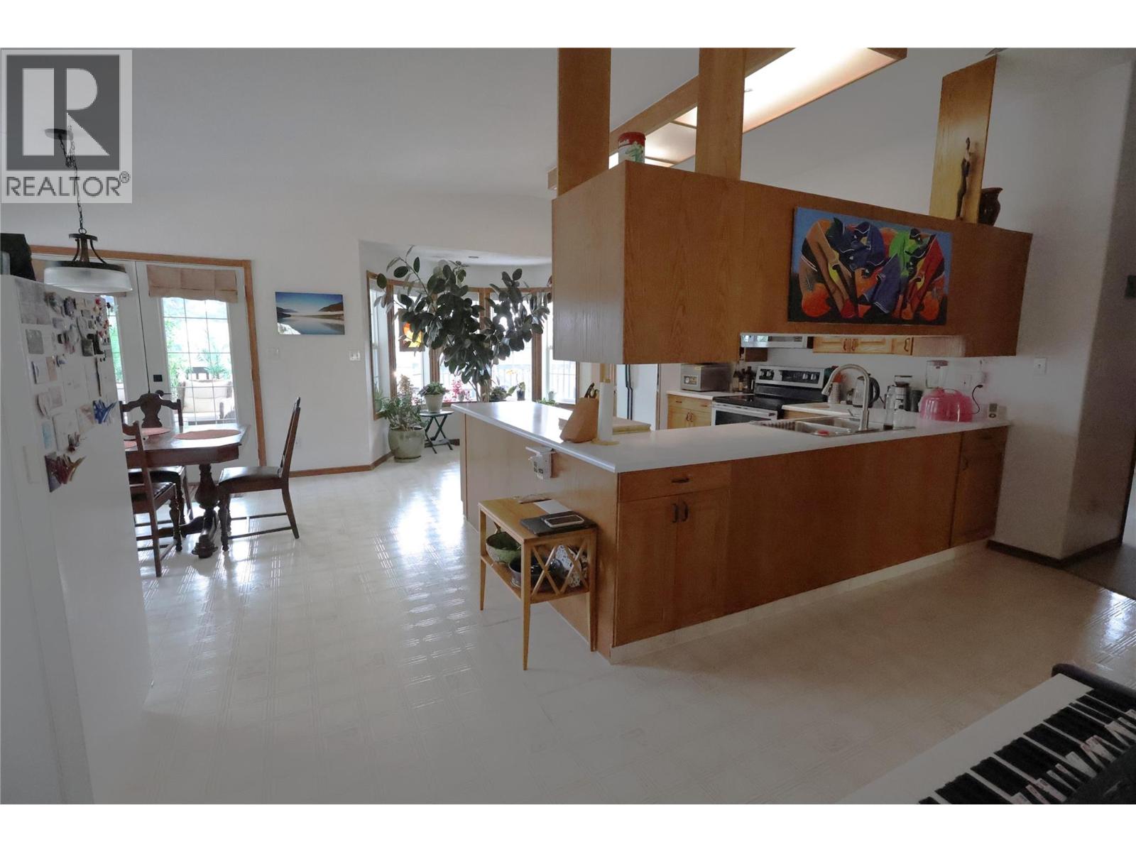 302 5th Street Nw, Nakusp, British Columbia  V0G 1R0 - Photo 9 - 10397491