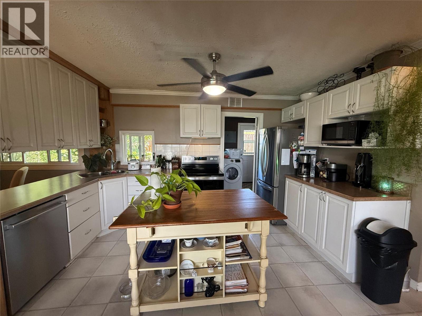 904 Cornwall Crescent, Dawson Creek, British Columbia  V1G 1N9 - Photo 4 - 10398290