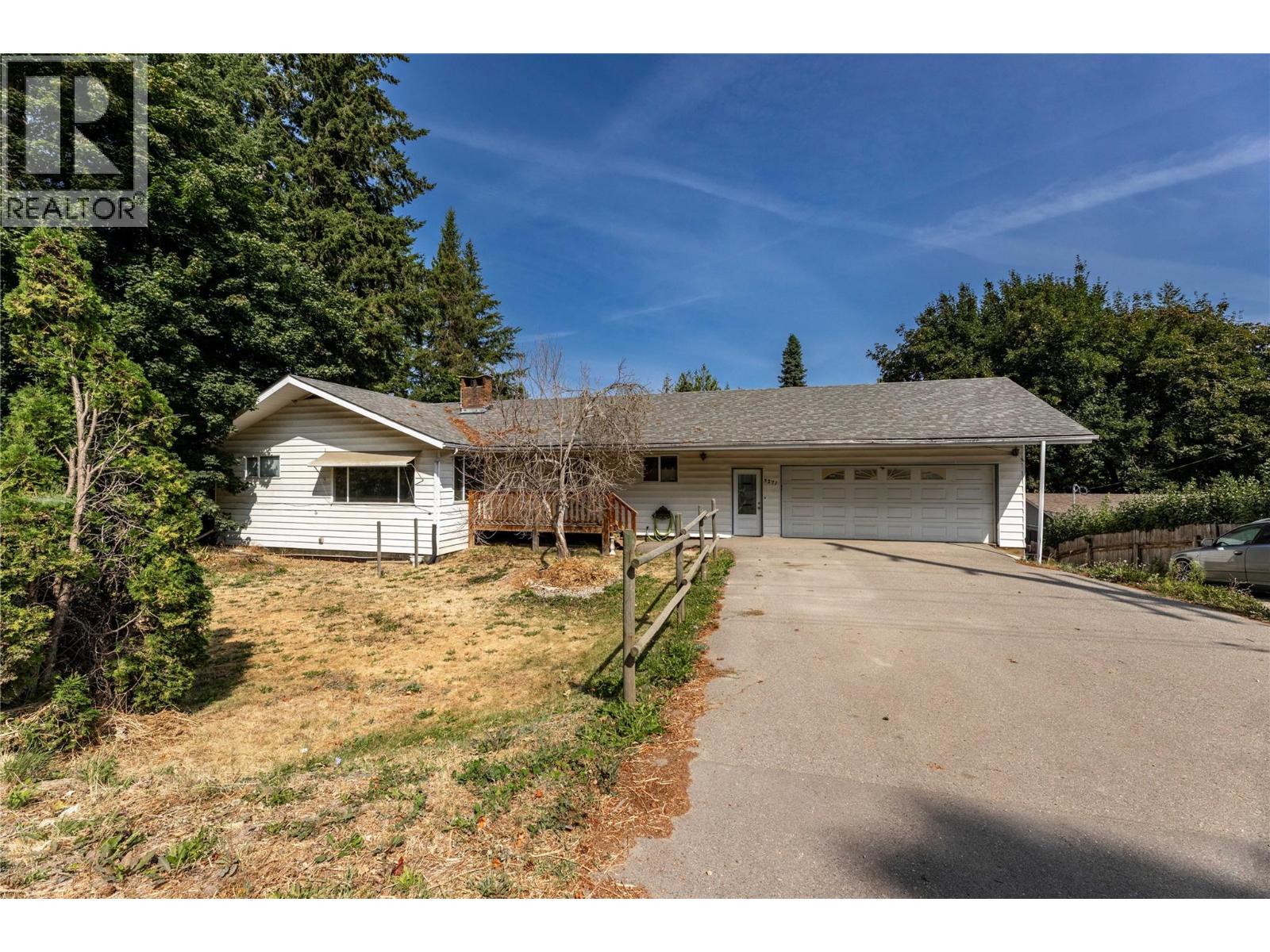 3271 10 Avenue Se, Salmon Arm, British Columbia  V1E 1W8 - Photo 2 - 10398156