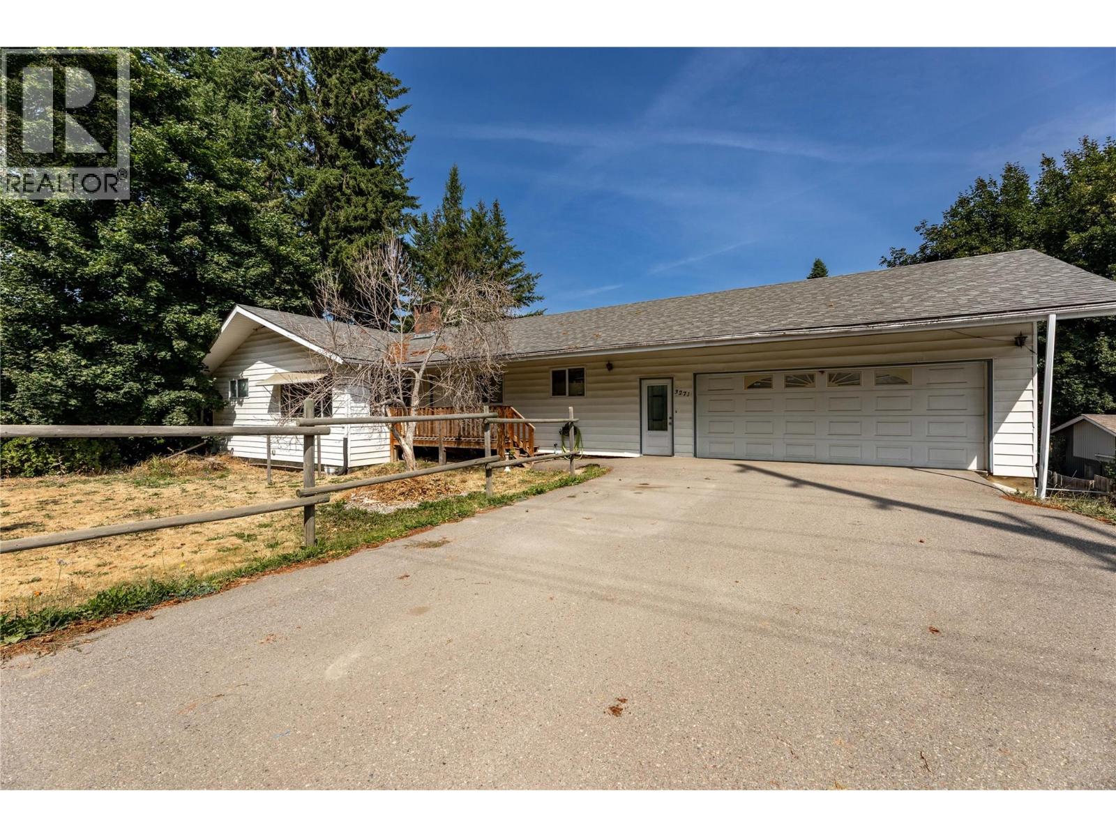 3271 10 Avenue Se, Salmon Arm, British Columbia  V1E 1W8 - Photo 3 - 10398156