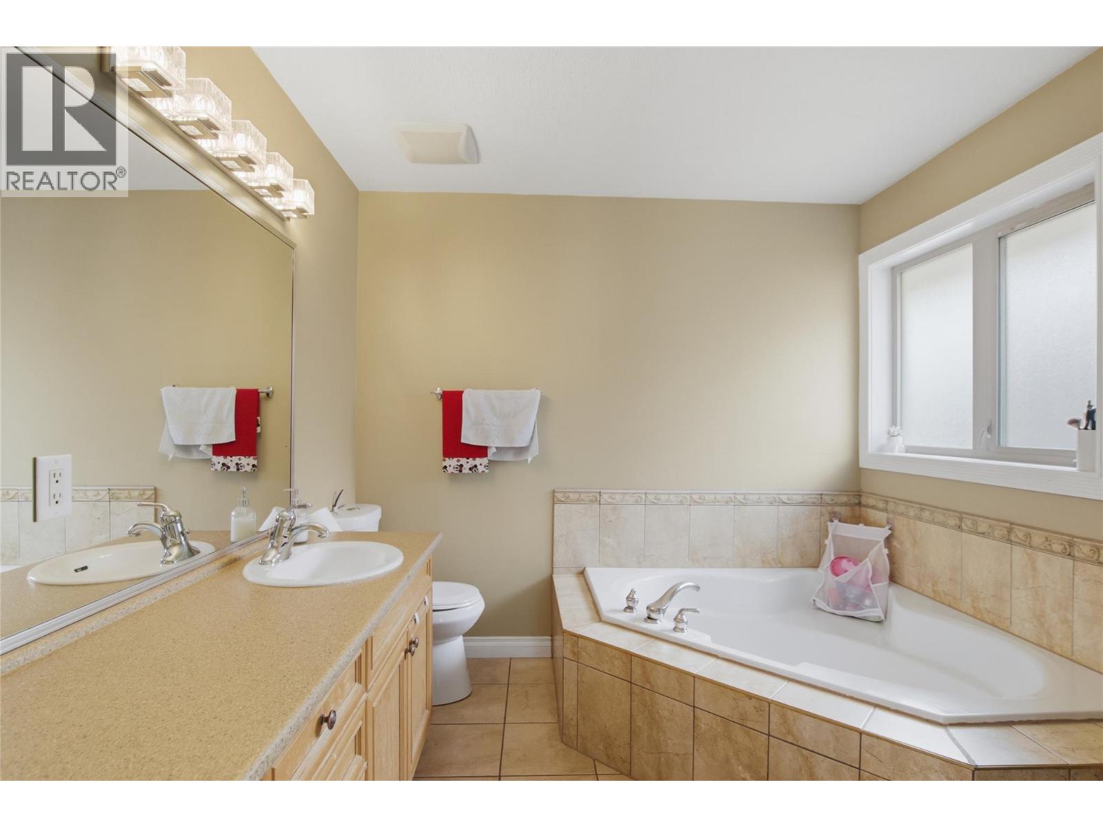 819 Arlington Court, Kamloops, British Columbia  V2B 8T5 - Photo 33 - 10398303