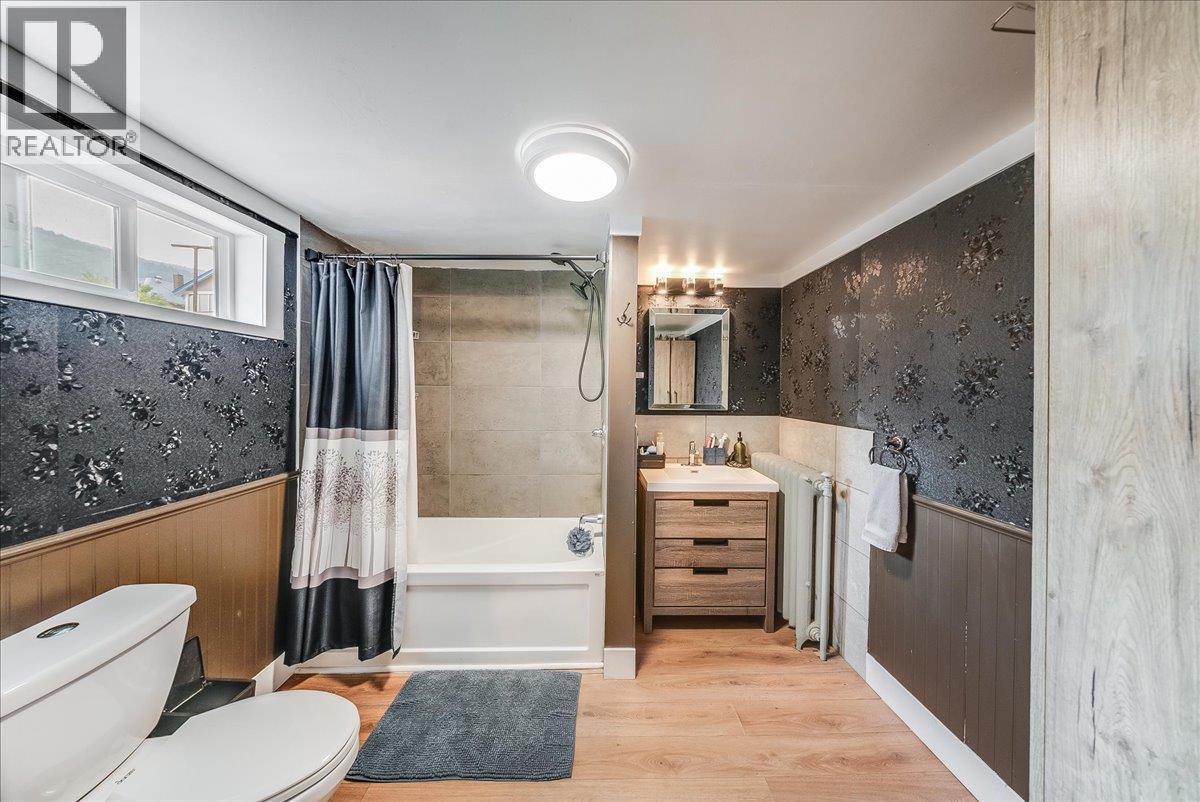 1430 Third Avenue, Trail, British Columbia  V1R 1P6 - Photo 13 - 10398102