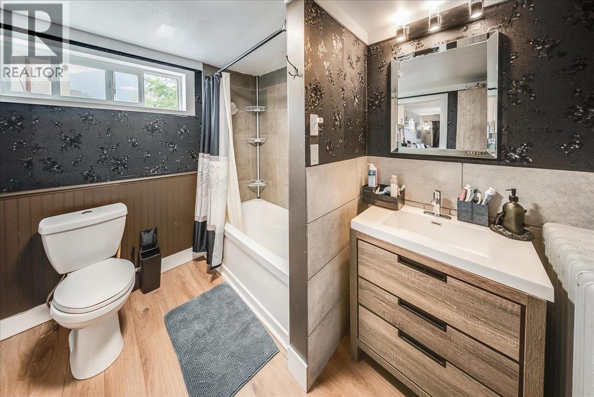1430 Third Avenue, Trail, British Columbia  V1R 1P6 - Photo 14 - 10398102