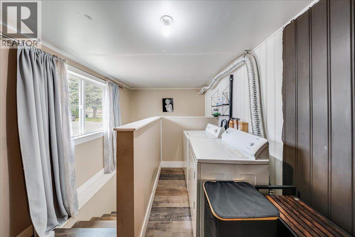 1430 Third Avenue, Trail, British Columbia  V1R 1P6 - Photo 15 - 10398102