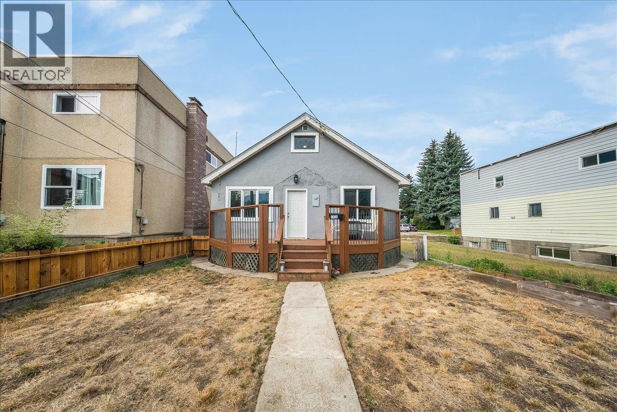 1430 Third Avenue, Trail, British Columbia  V1R 1P6 - Photo 2 - 10398102