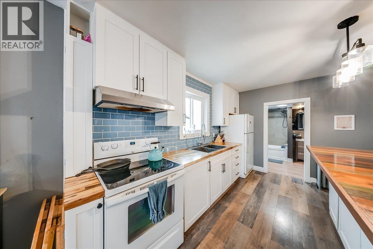 1430 Third Avenue, Trail, British Columbia  V1R 1P6 - Photo 6 - 10398102