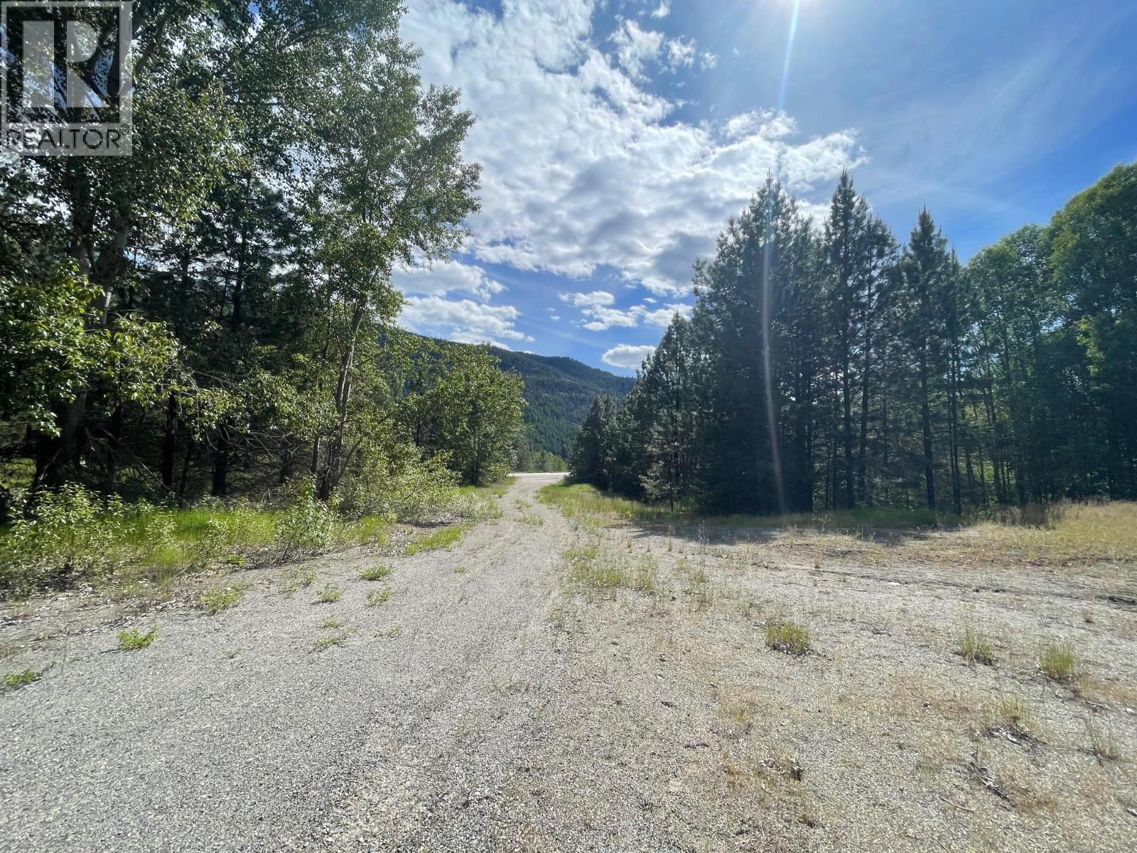 520 3 Highway, Christina Lake, British Columbia  V0H 1E0 - Photo 11 - 10398177